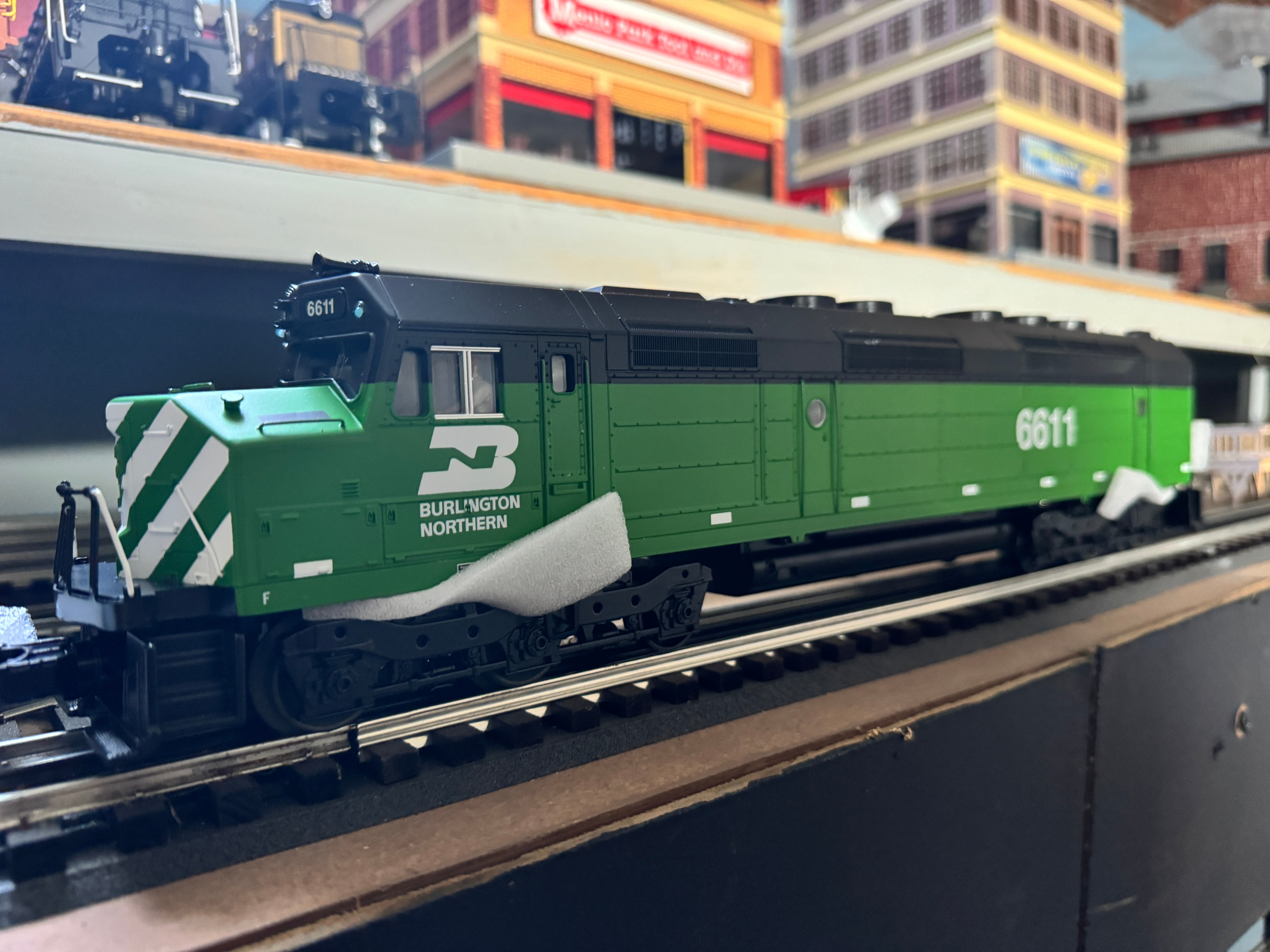 MTH 30-21219-1 - FP45 Diesel Locomotive "Burlington Northern" #6611 w/ PS3