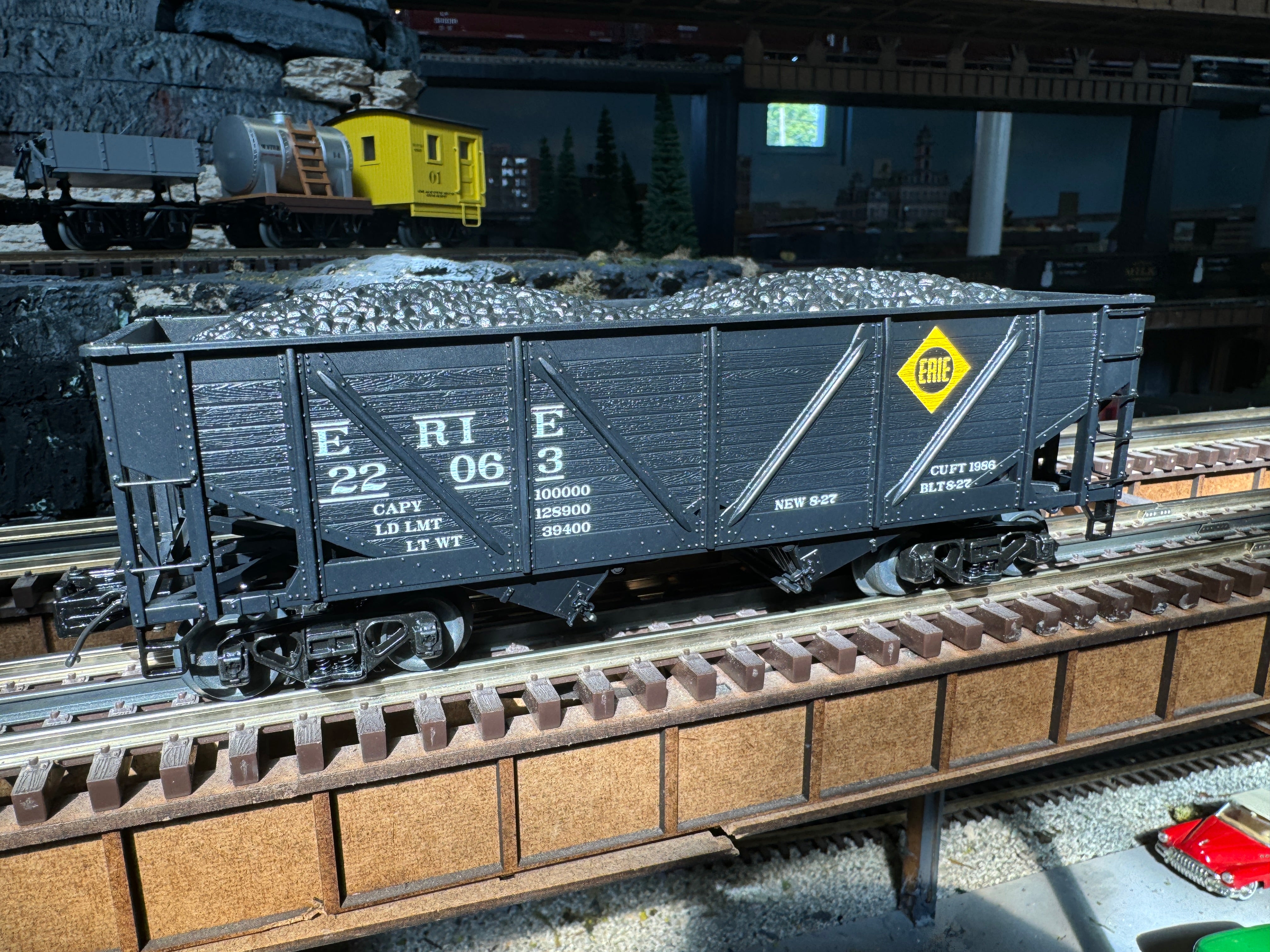 MTH 20-95661 - 34' Composite Hopper Car "Erie"