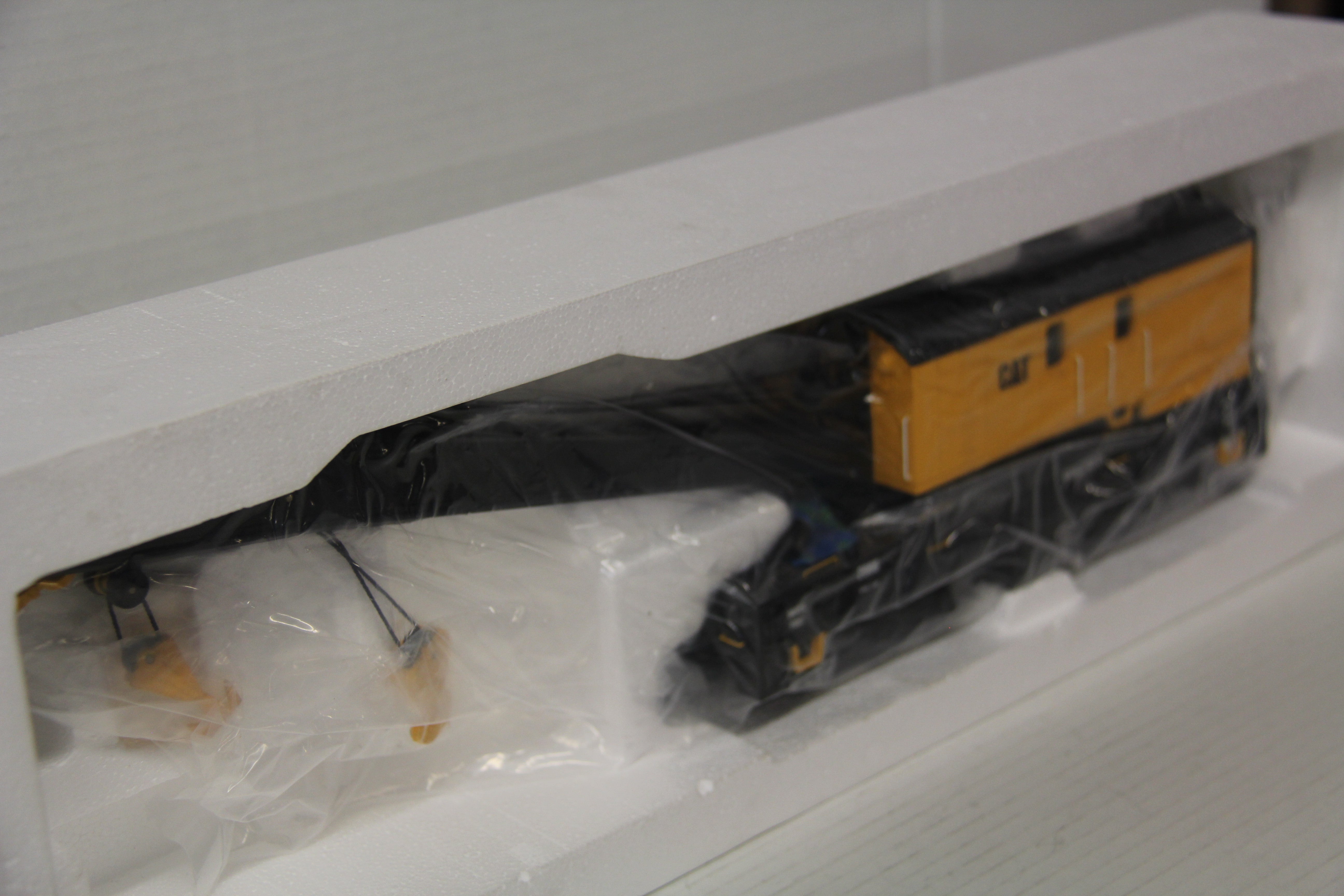 MTH 20-98521 Caterpillar #2006 Crane Car-Second hand-M7111