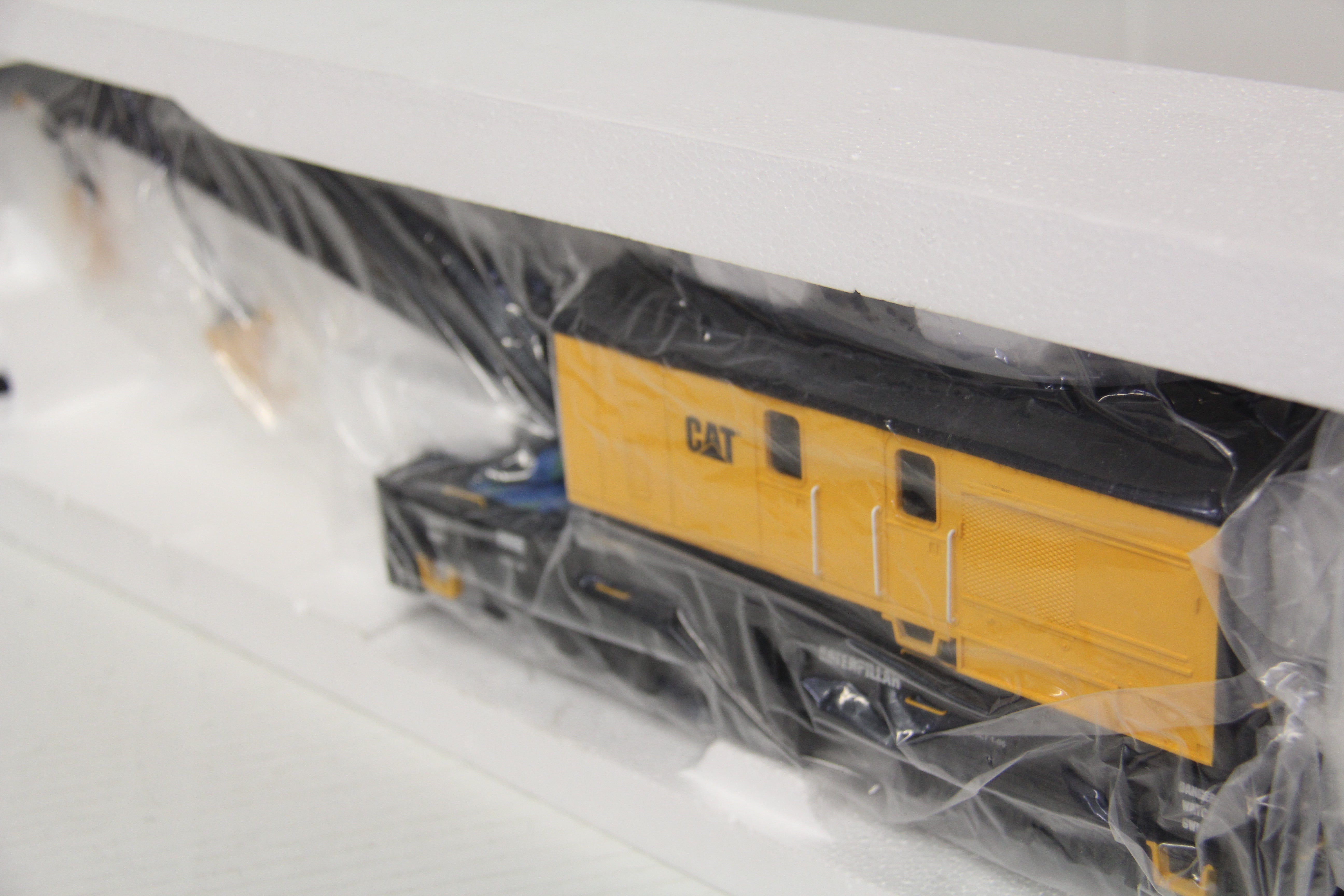 MTH 20-98521 Caterpillar #2006 Crane Car-Second hand-M7111