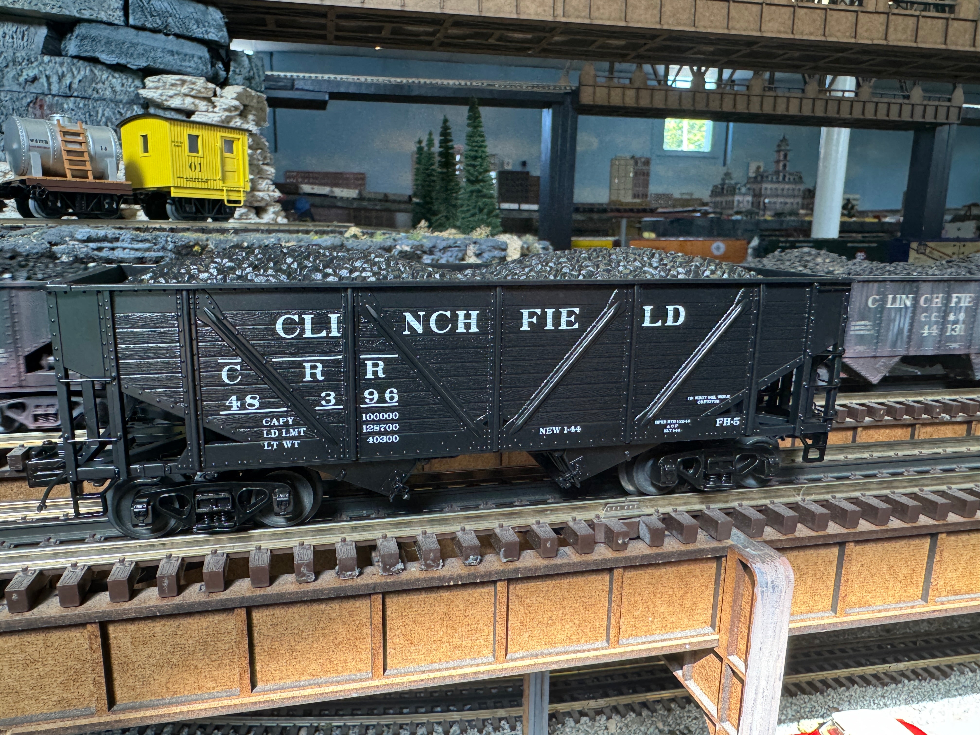 MTH 20-95663 - 34' Composite Hopper Car "Clinchfield" #48675 - Custom Run for MrMuffin'sTrains