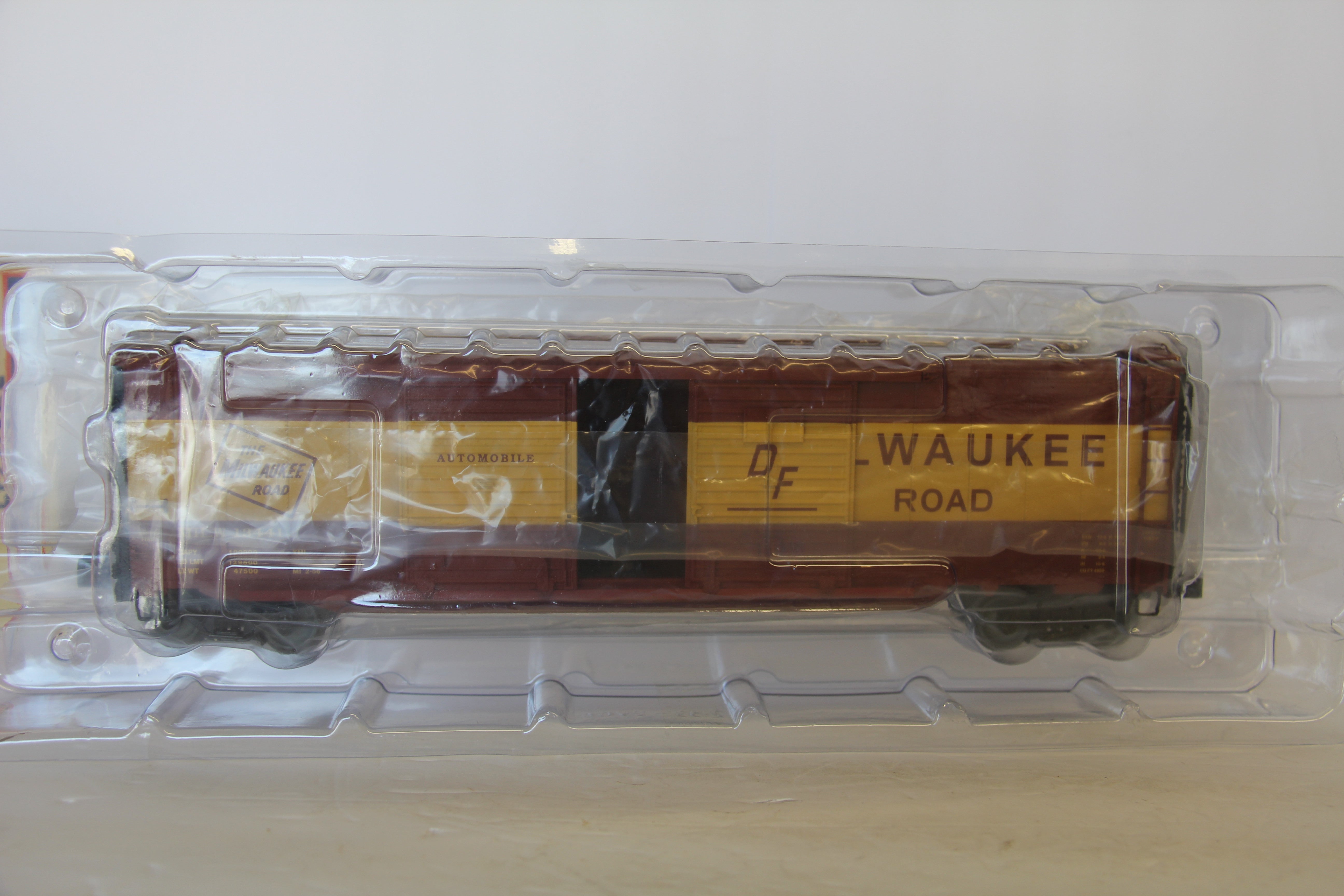 Lionel 6-17757 Milwaukee Road Double Door Boxcar-Second hand-M7118