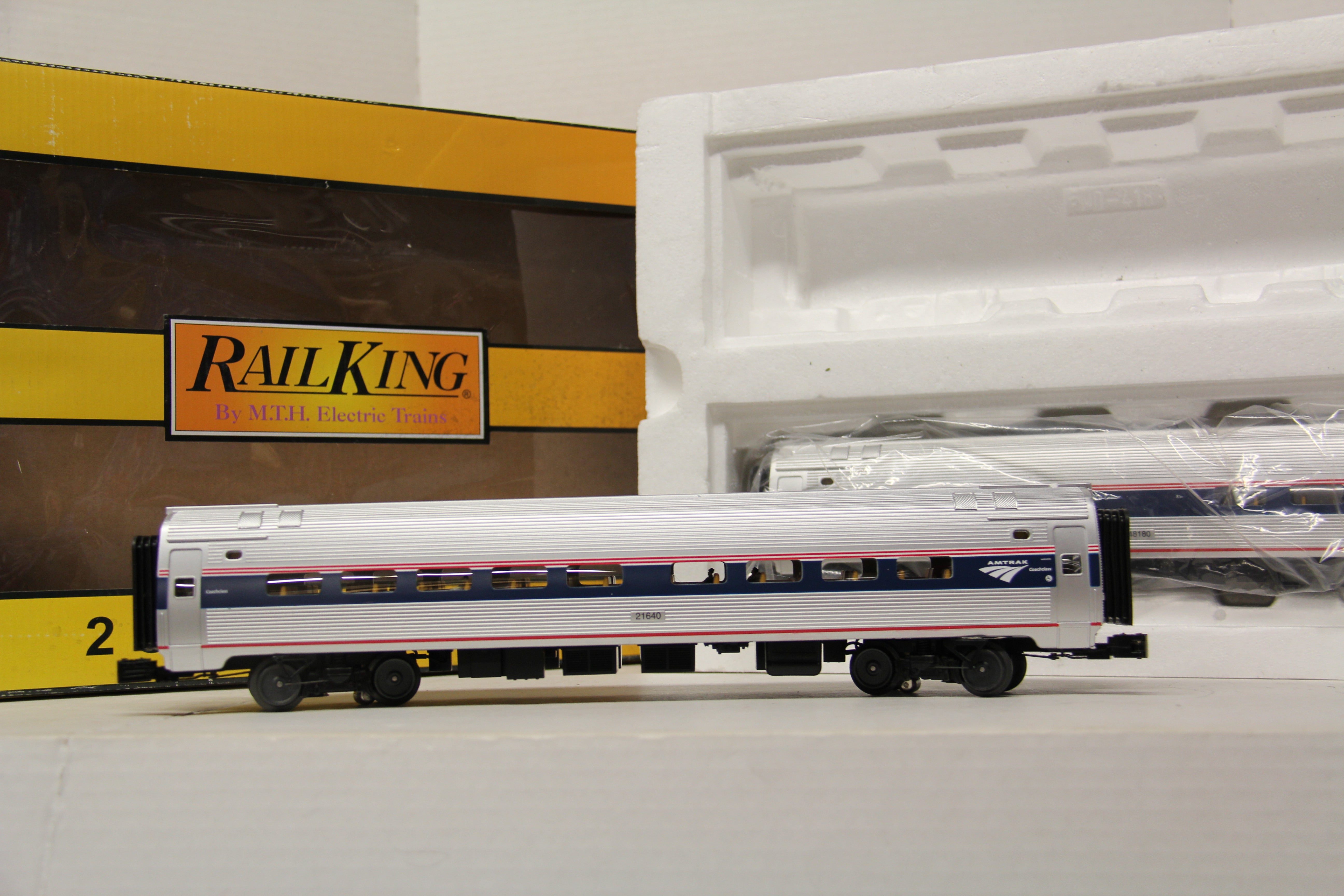 Rail King 30-6526 & 30-6527 Amtrak (Phase IVb) Amfleet 6 Passenger Car Set-Second hand-M5846