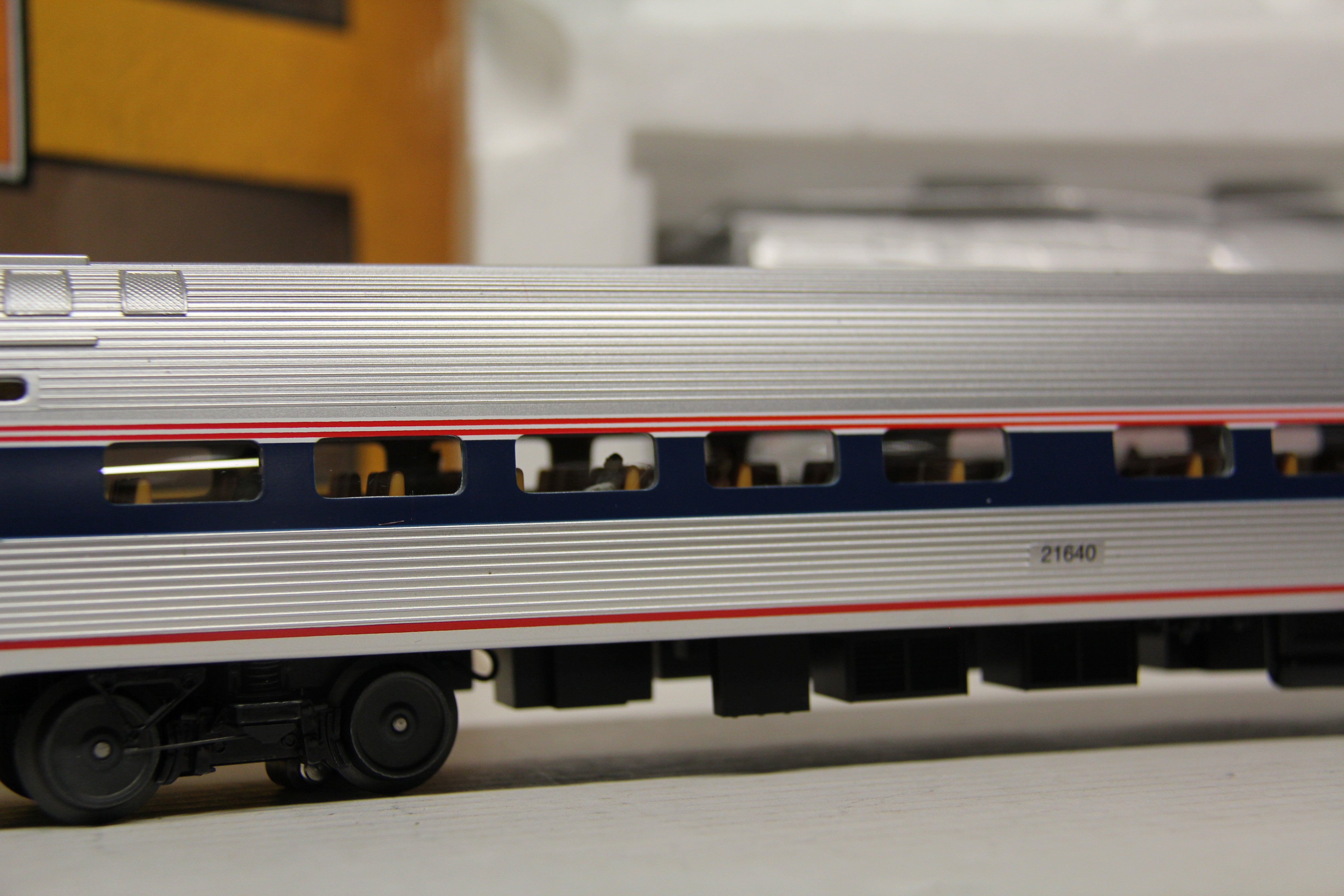 Rail King 30-6526 & 30-6527 Amtrak (Phase IVb) Amfleet 6 Passenger Car Set-Second hand-M5846