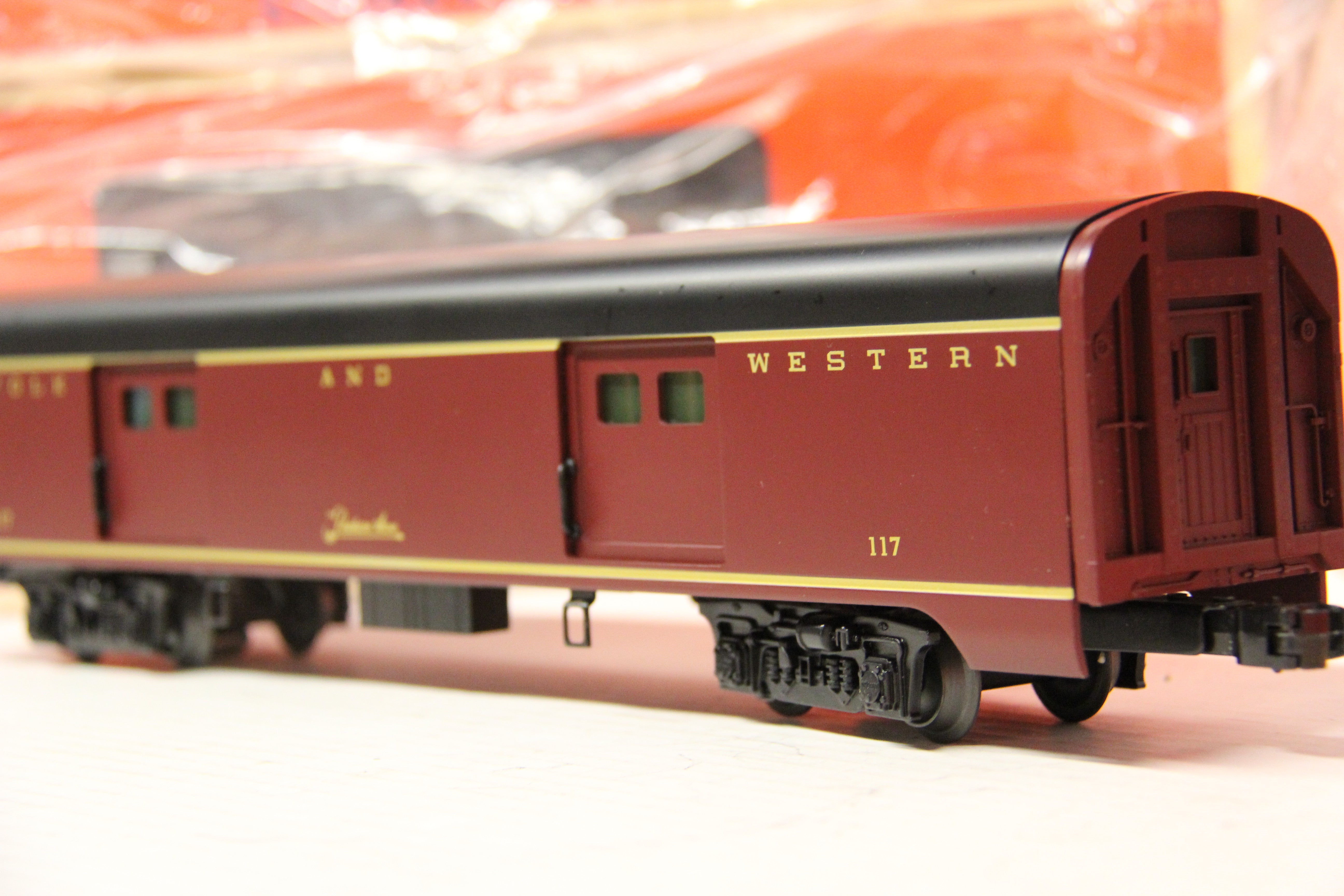 Lionel 6-15333 Norfolk & Western "Powhatan Arrow" Aluminum Passenger 6 Car Set-Second hand-M5847