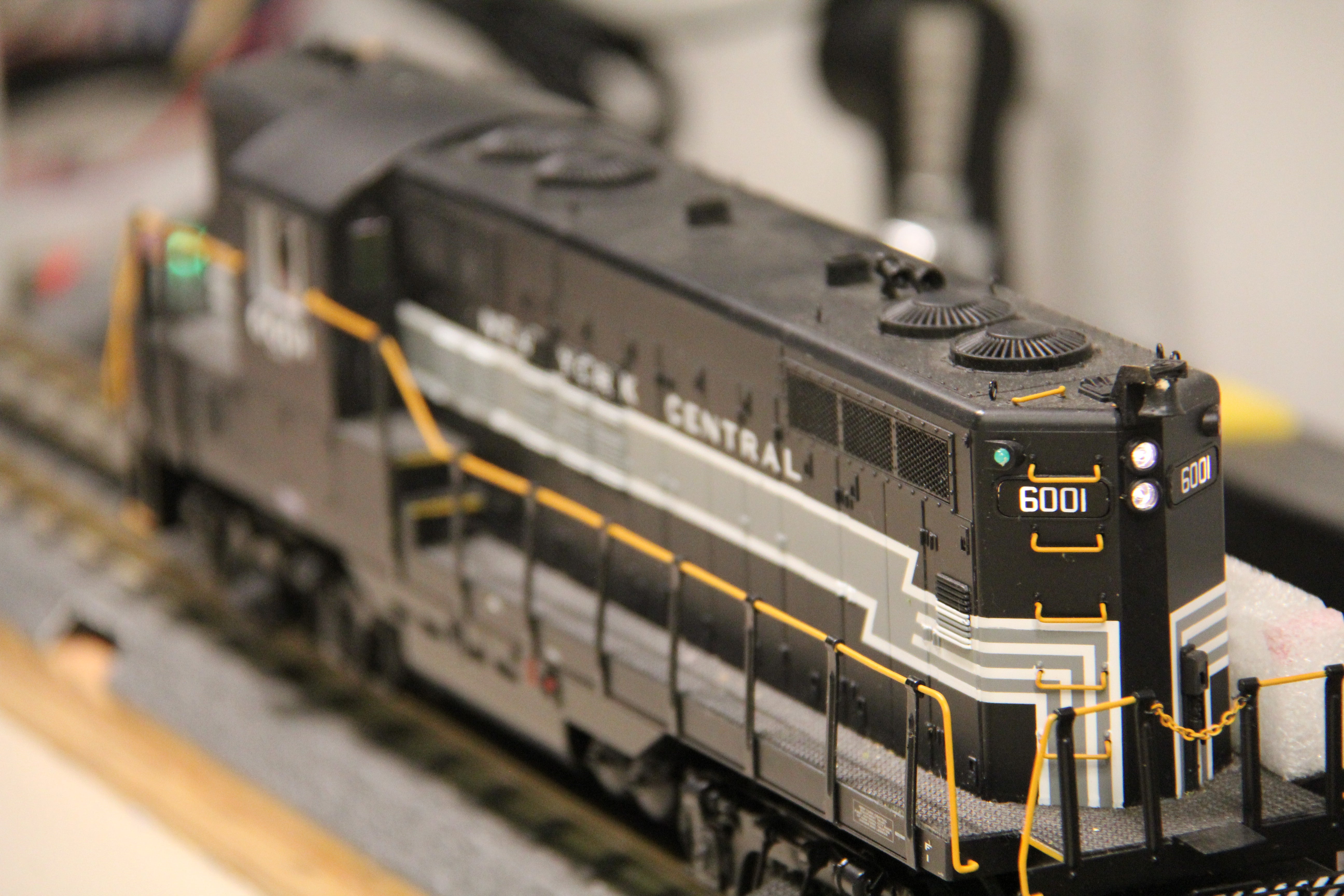 MTH 20-20549-1 New York Central #6001 GP-9 Diesel-Second hand-M5776