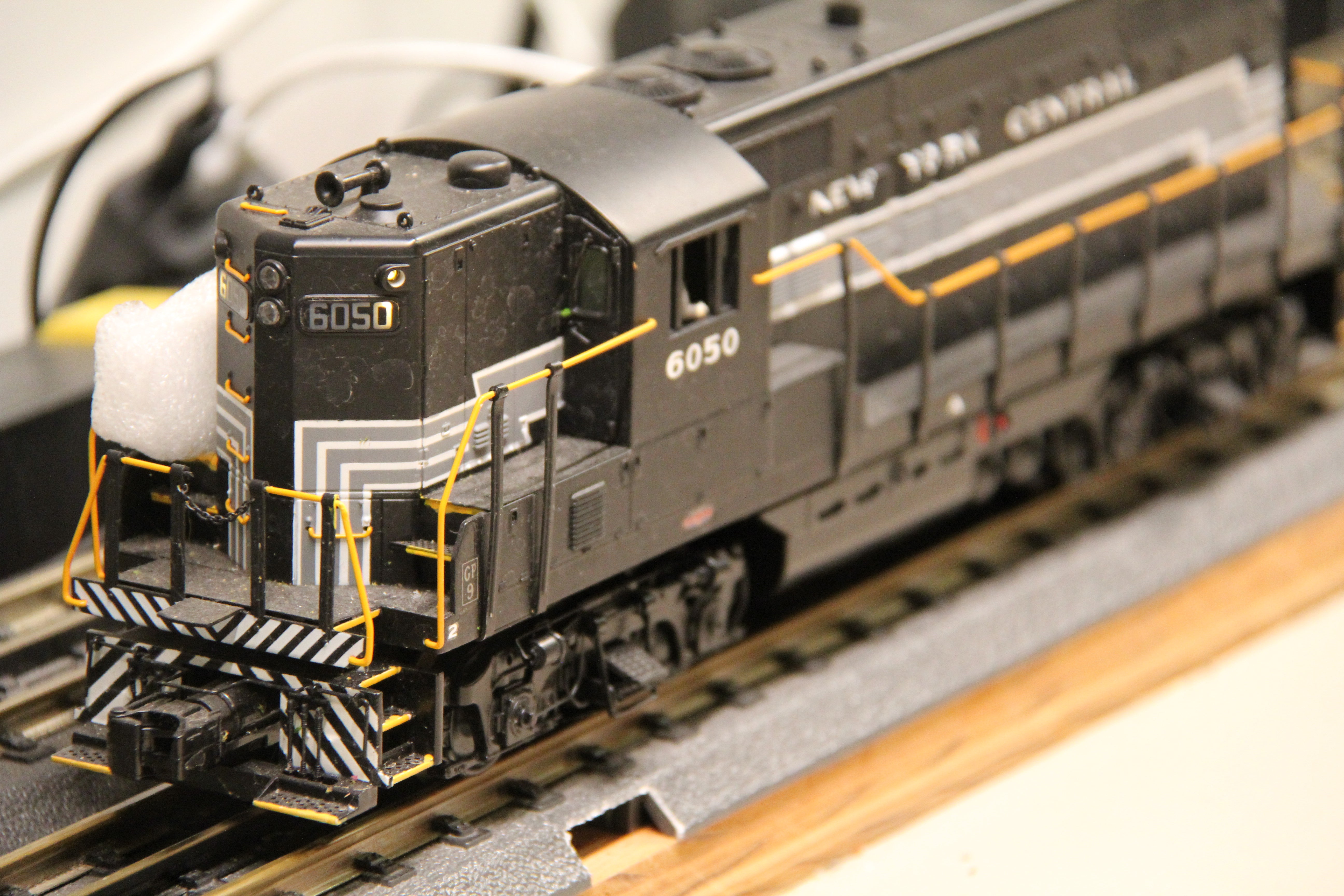 MTH 20-2337-1 New York Central #6054 GP-9 Diesel-Second hand-M5775