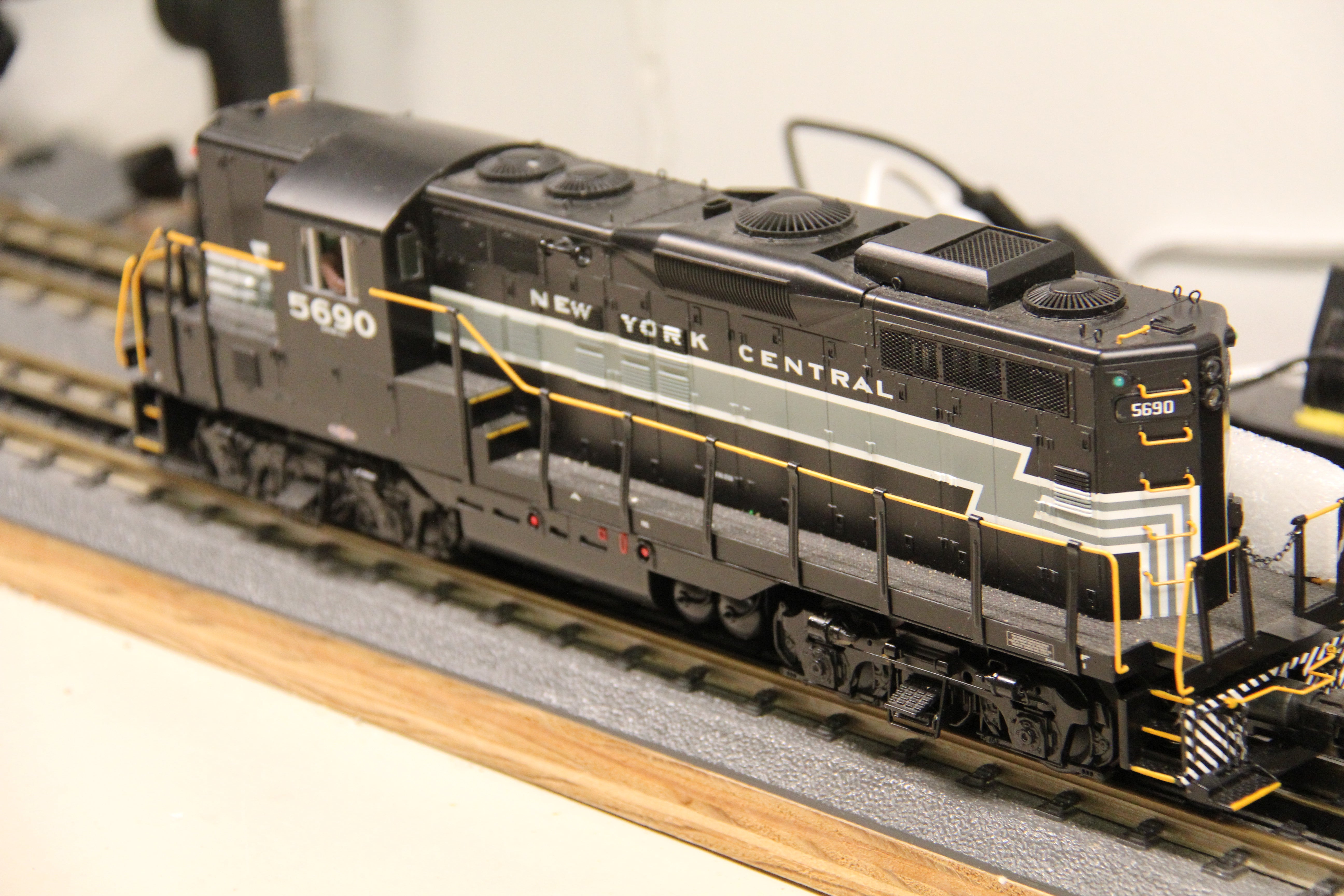 MTH 20-20363-1 New York Central GP-7 Diesel #5690-Second hand-M5772