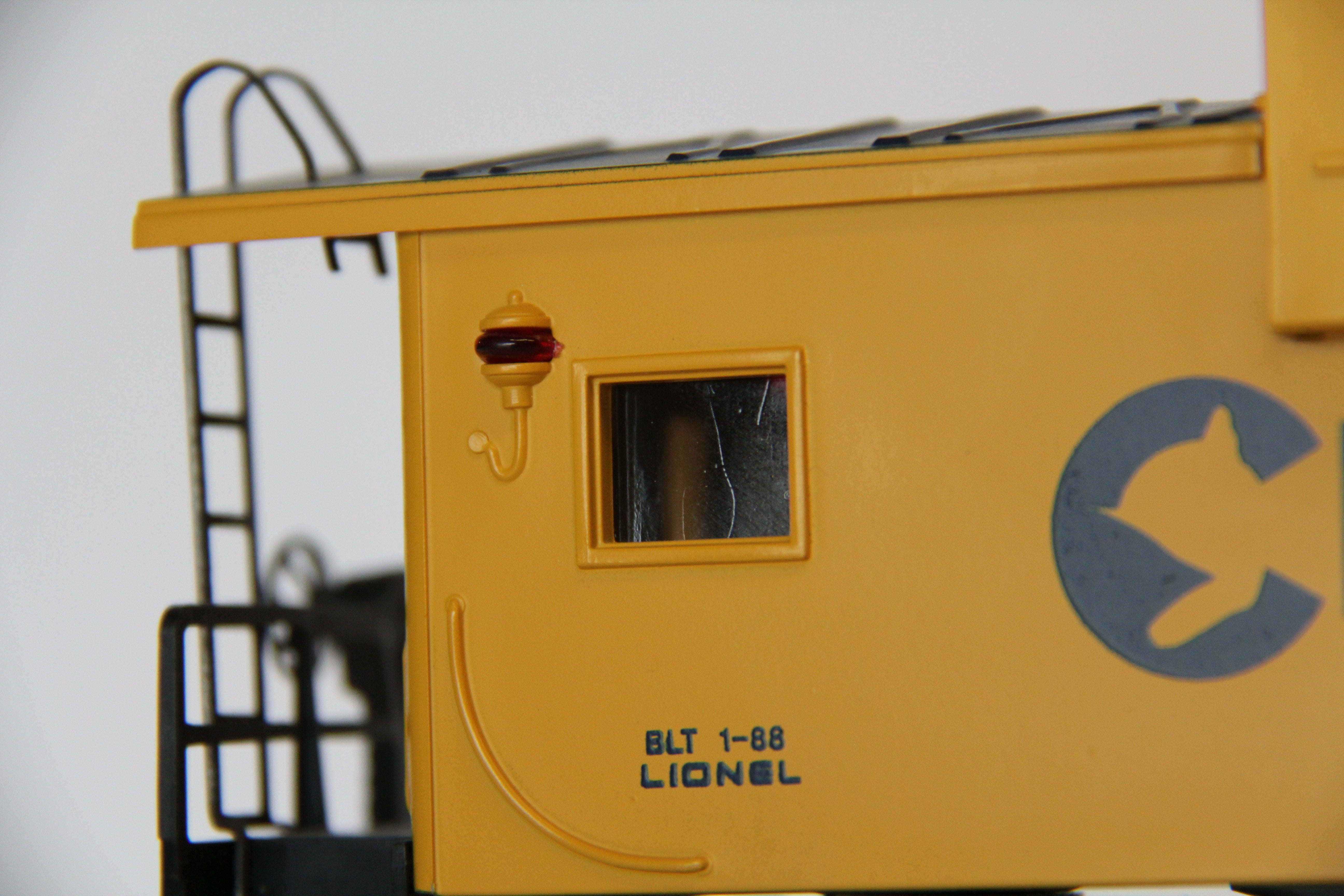 Lionel 6-19700 Chessie System Extended Vision Caboose-Second hand-M7131