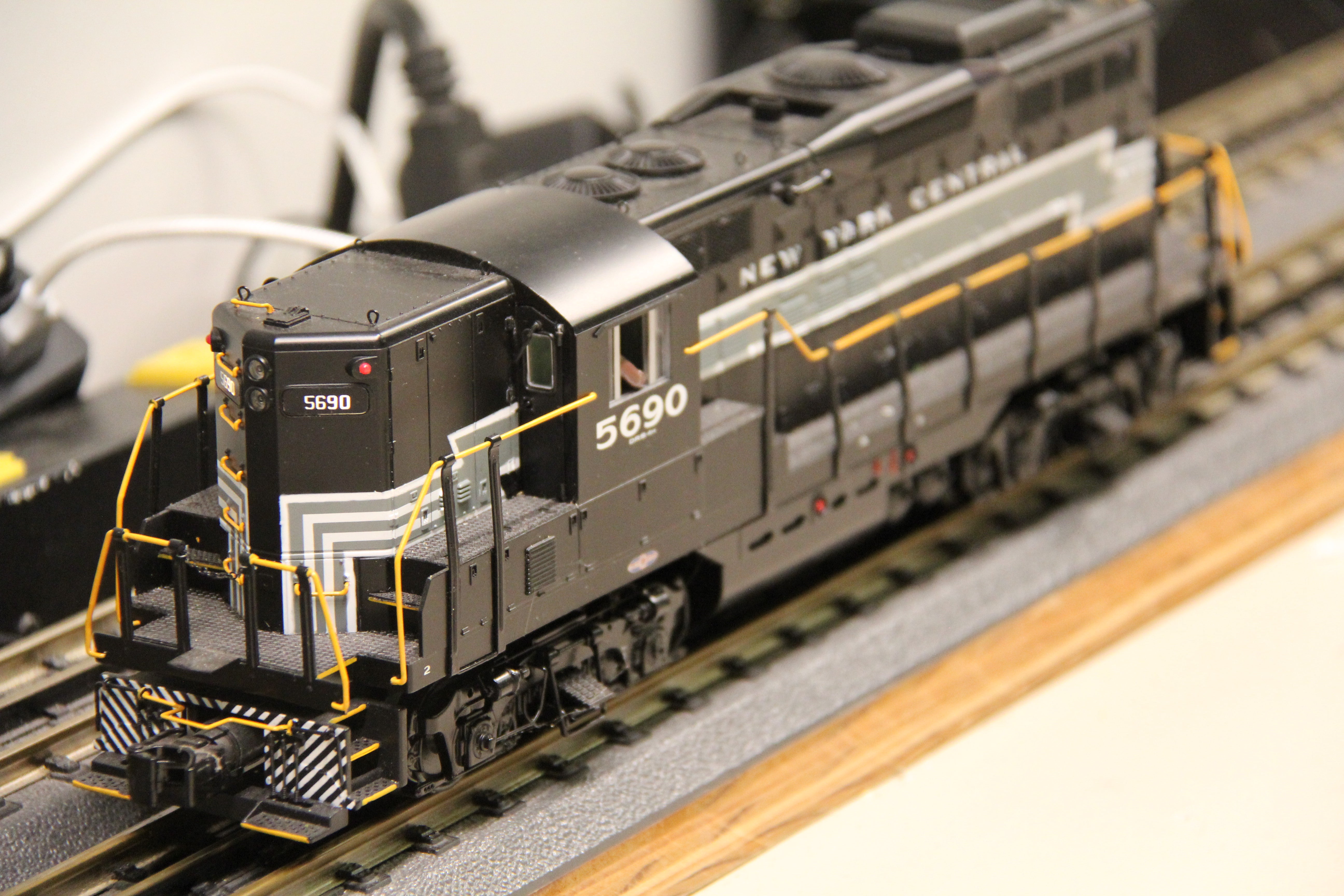 MTH 20-20363-1 New York Central GP-7 Diesel #5690-Second hand-M5772