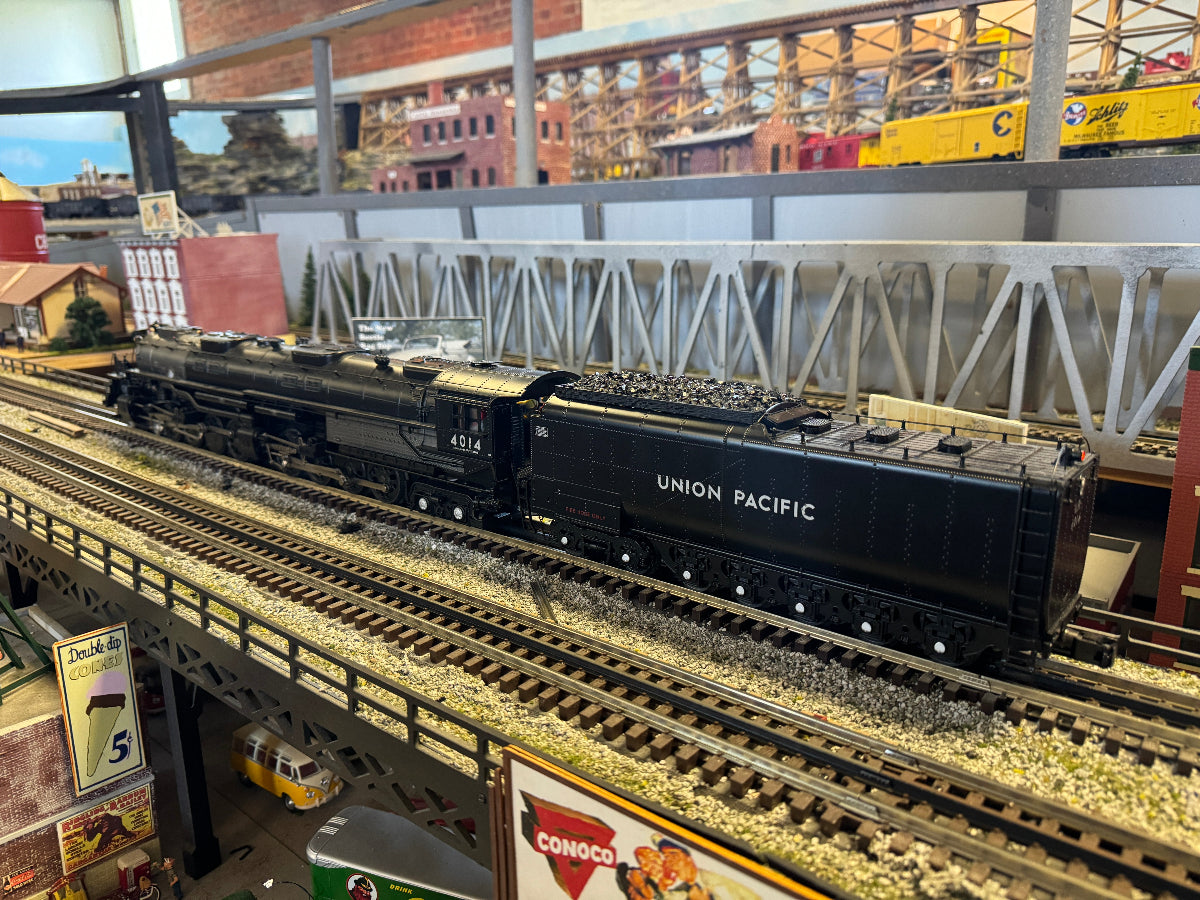 MTH 20-3808-1 - 4-8-8-4 Big Boy (Original) Steam Engine "Union Pacific" w/ PS3 #4014 (Hi-Rail Wheels)