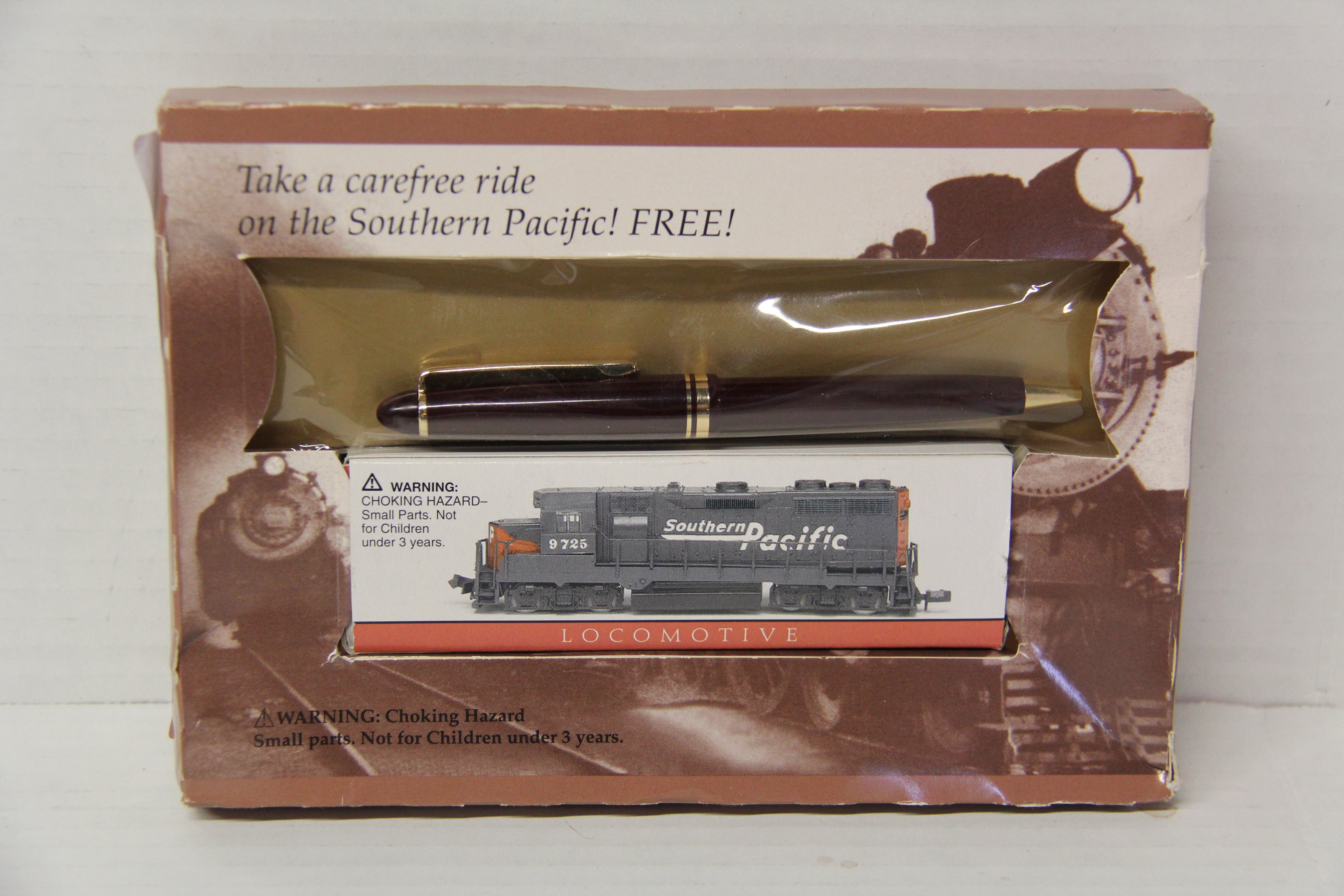 2001 Reader's Digest Southern Pacific Locomotive #9725 & Pen Gift Set-Second hand-M7134