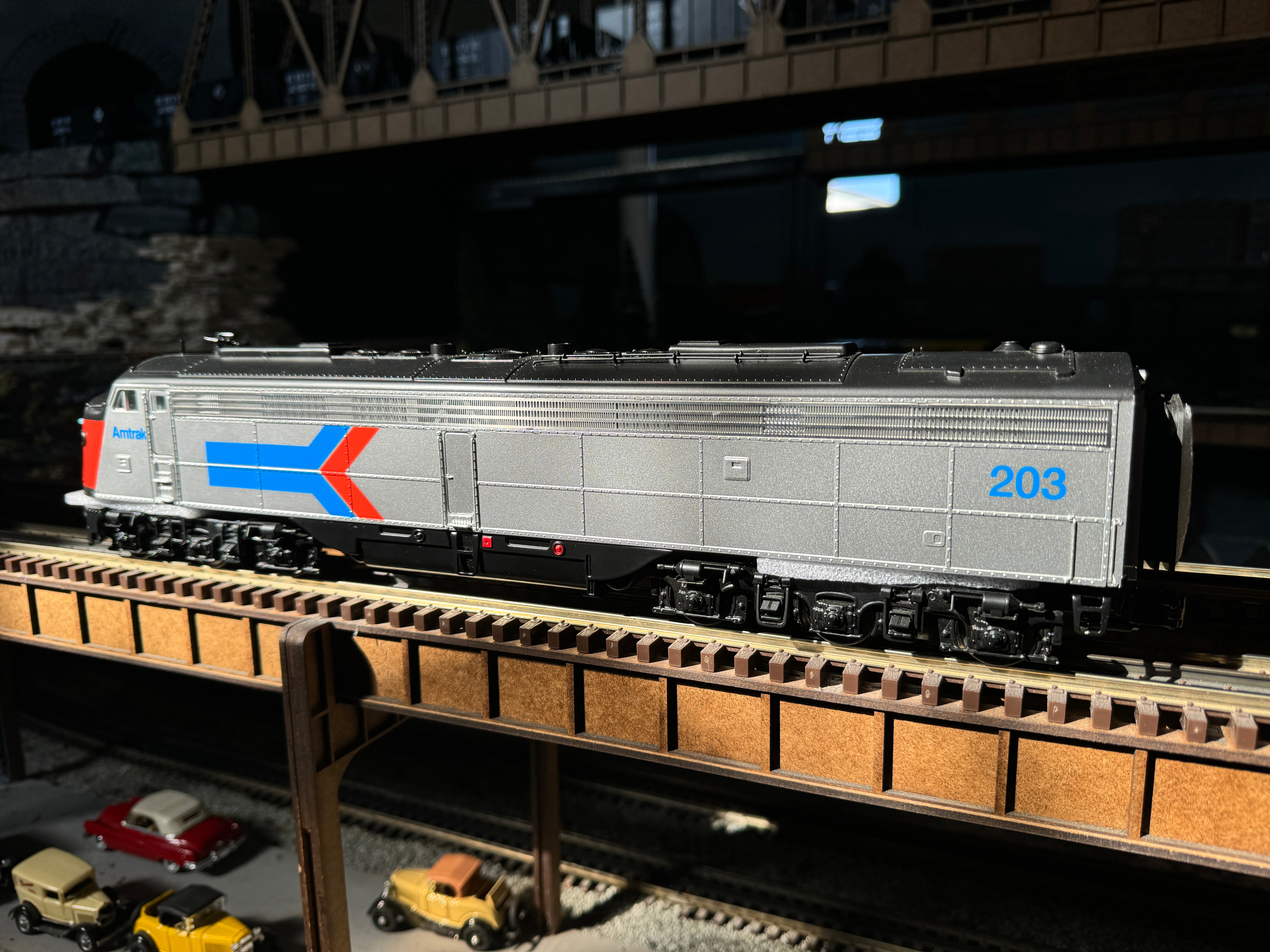 Atlas O 30138229 - Premier - E8 Diesel Locomotive "Amtrak" #203 w/ PS3 (Powered)