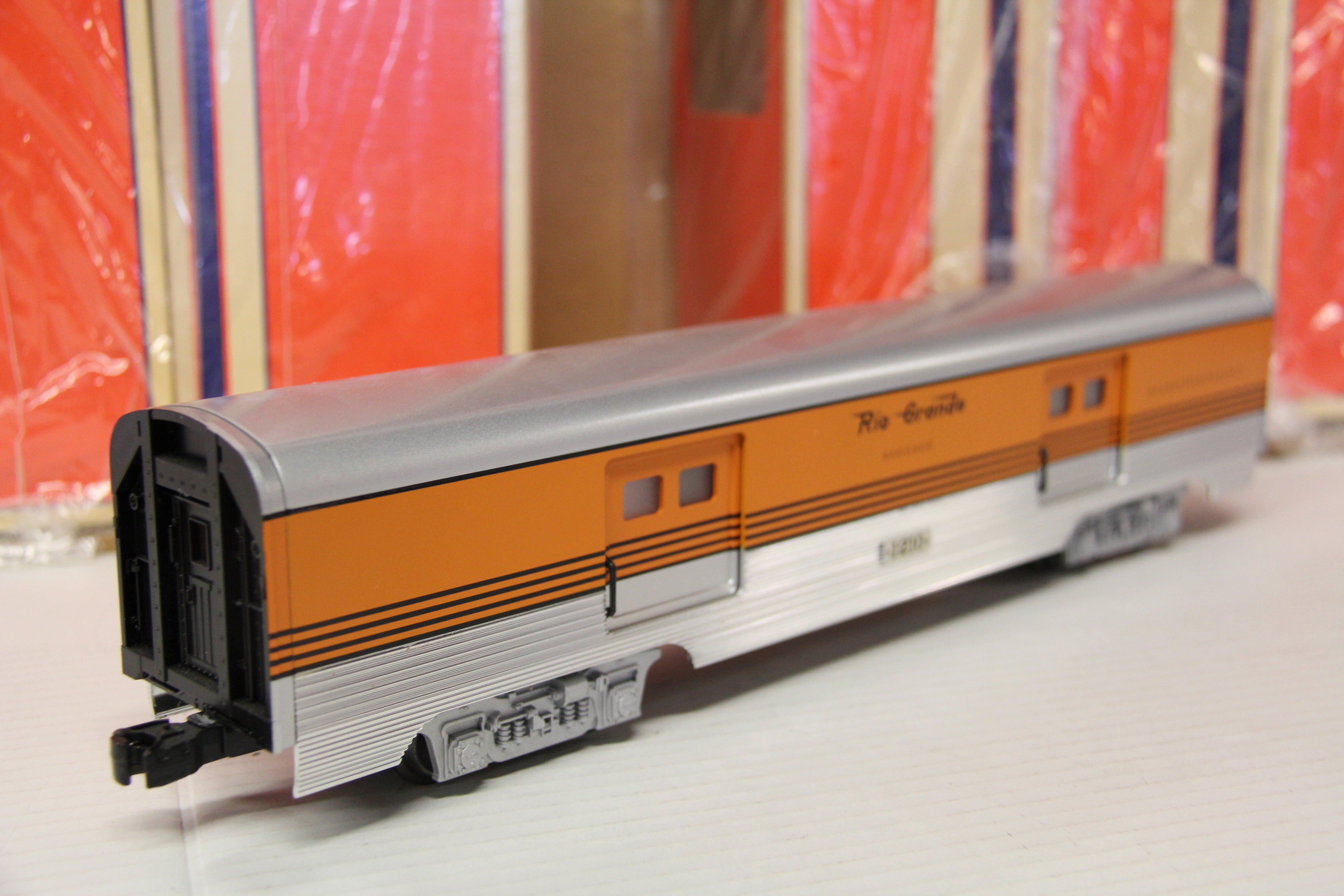 Lionel 6-21955 Rio Grande F3A-A Passenger Set & Lionel 6-39185 Aluminum Car 2 Pack-Second hand-M7136