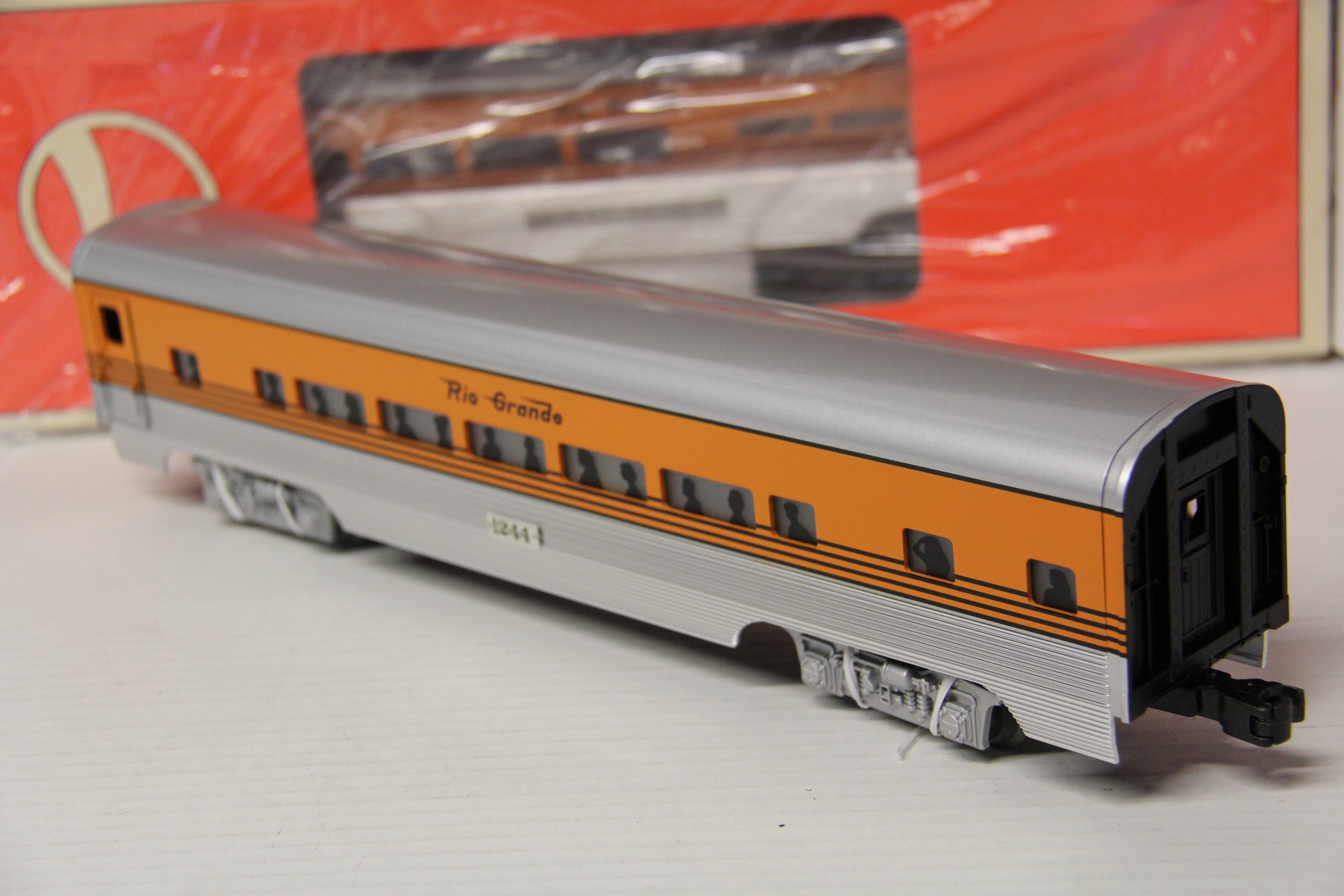 Lionel 6-21955 Rio Grande F3A-A Passenger Set & Lionel 6-39185 Aluminum Car 2 Pack-Second hand-M7136