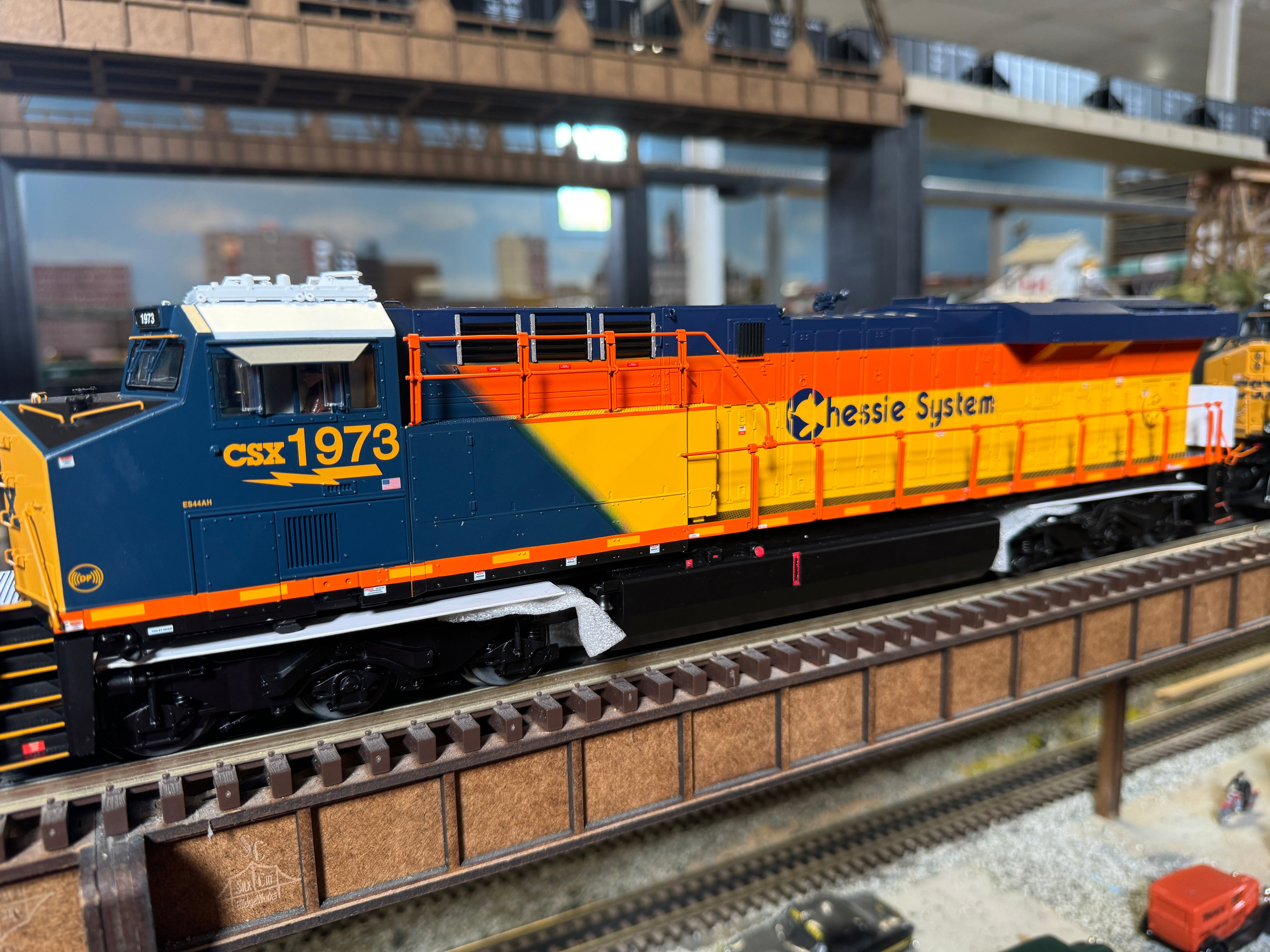 Lionel 2433729 - ES44AC Diesel Locomotive "CSX" #1973 (Non-Pwd)