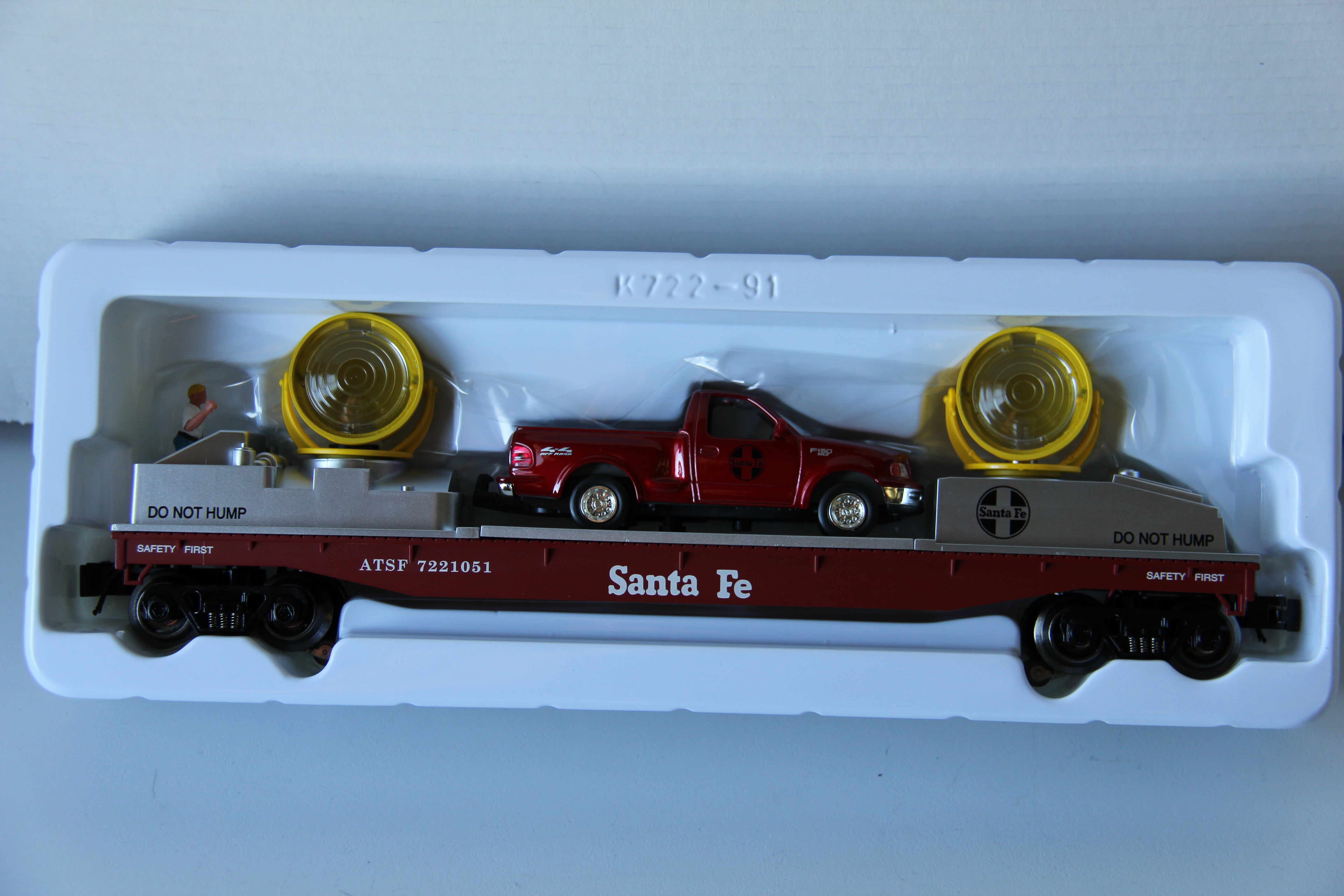 K-Line K722-1051 ATSF Operating Double Searchlight Car-Second hand-M3005