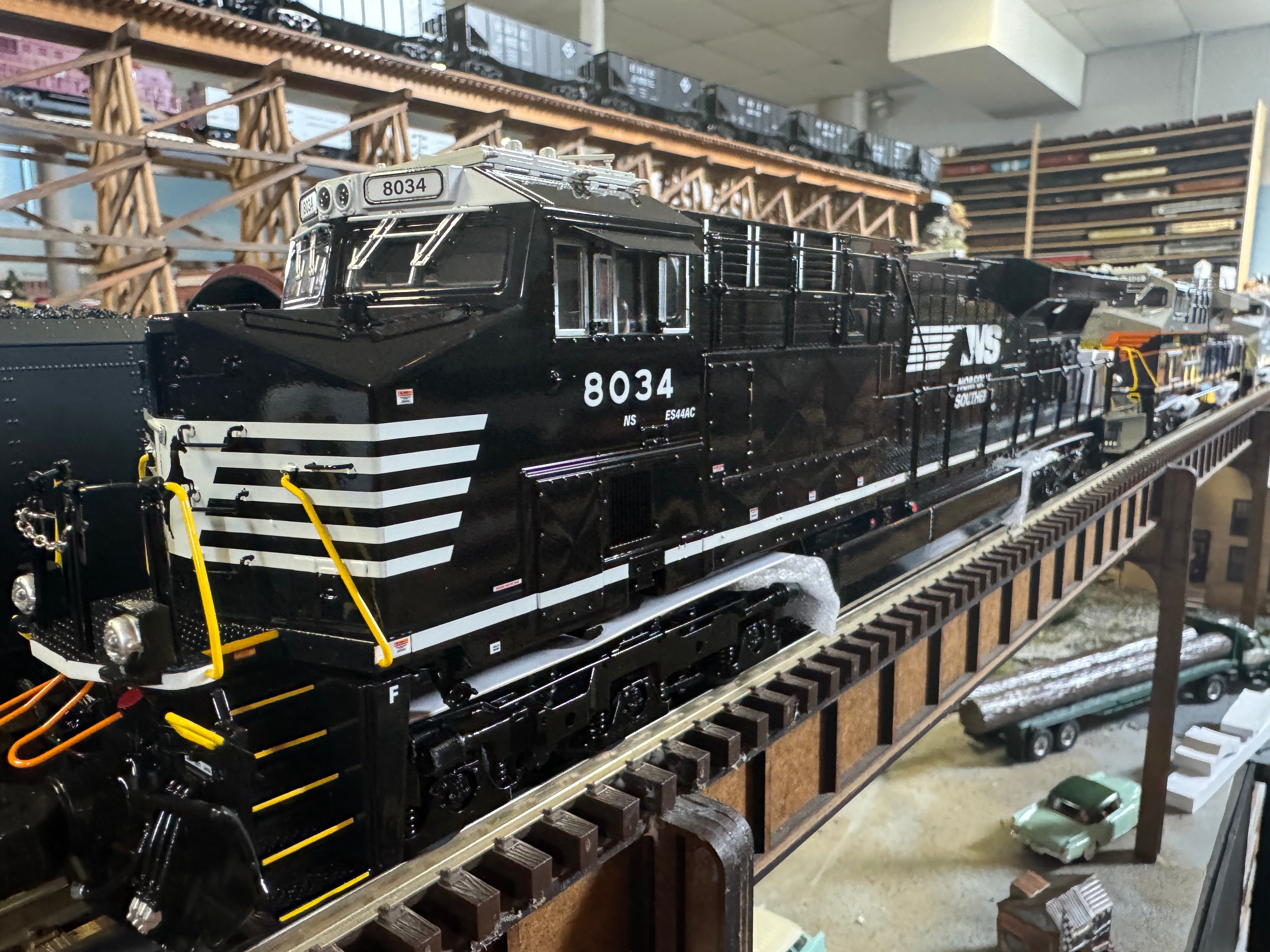 Lionel 2433451 - Legacy ES44 Diesel Locomotive "Norfolk Southern" #8034