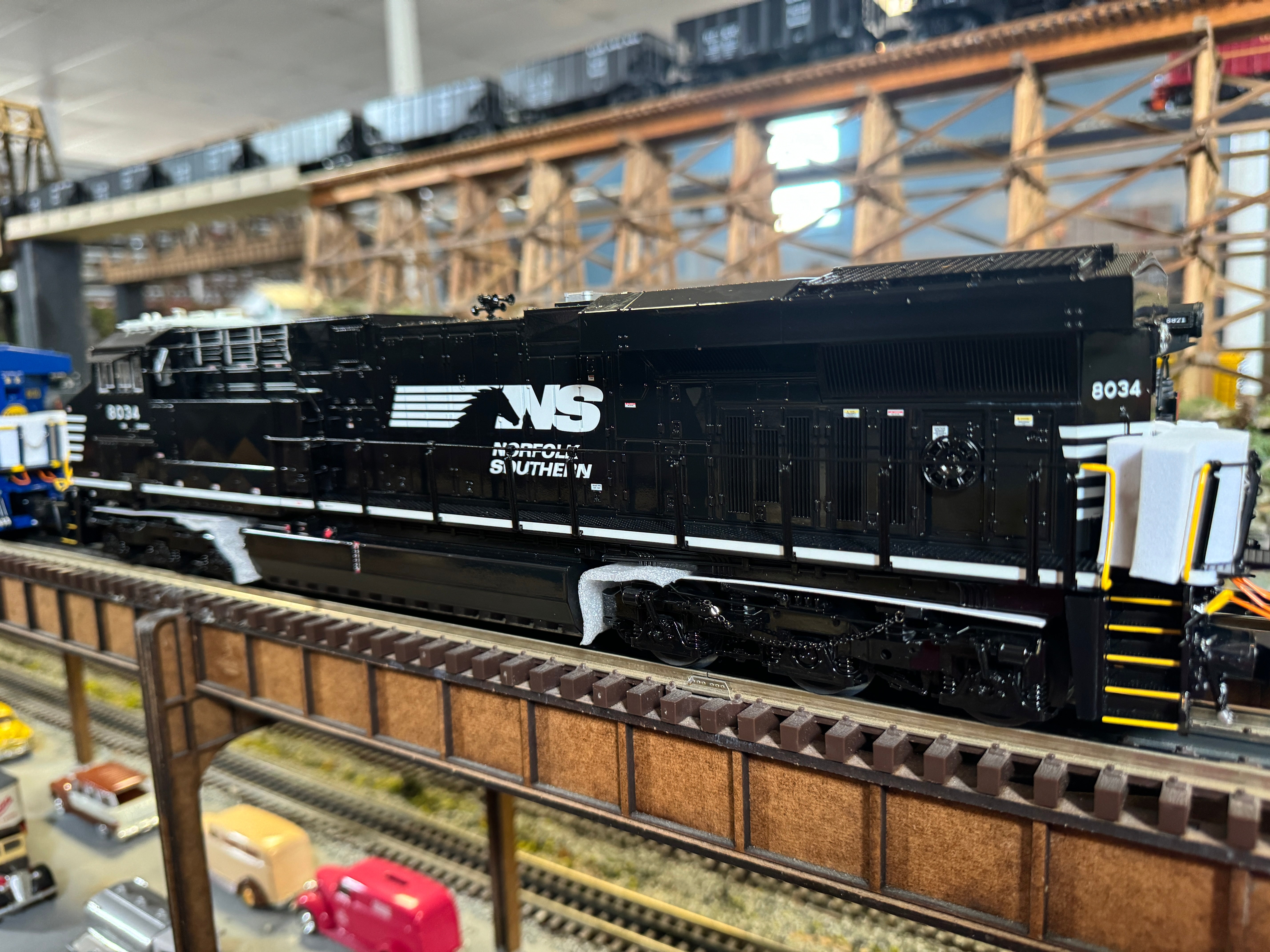 Lionel 2433459 - Legacy ES44 SuperBass "Norfolk Southern" #8159