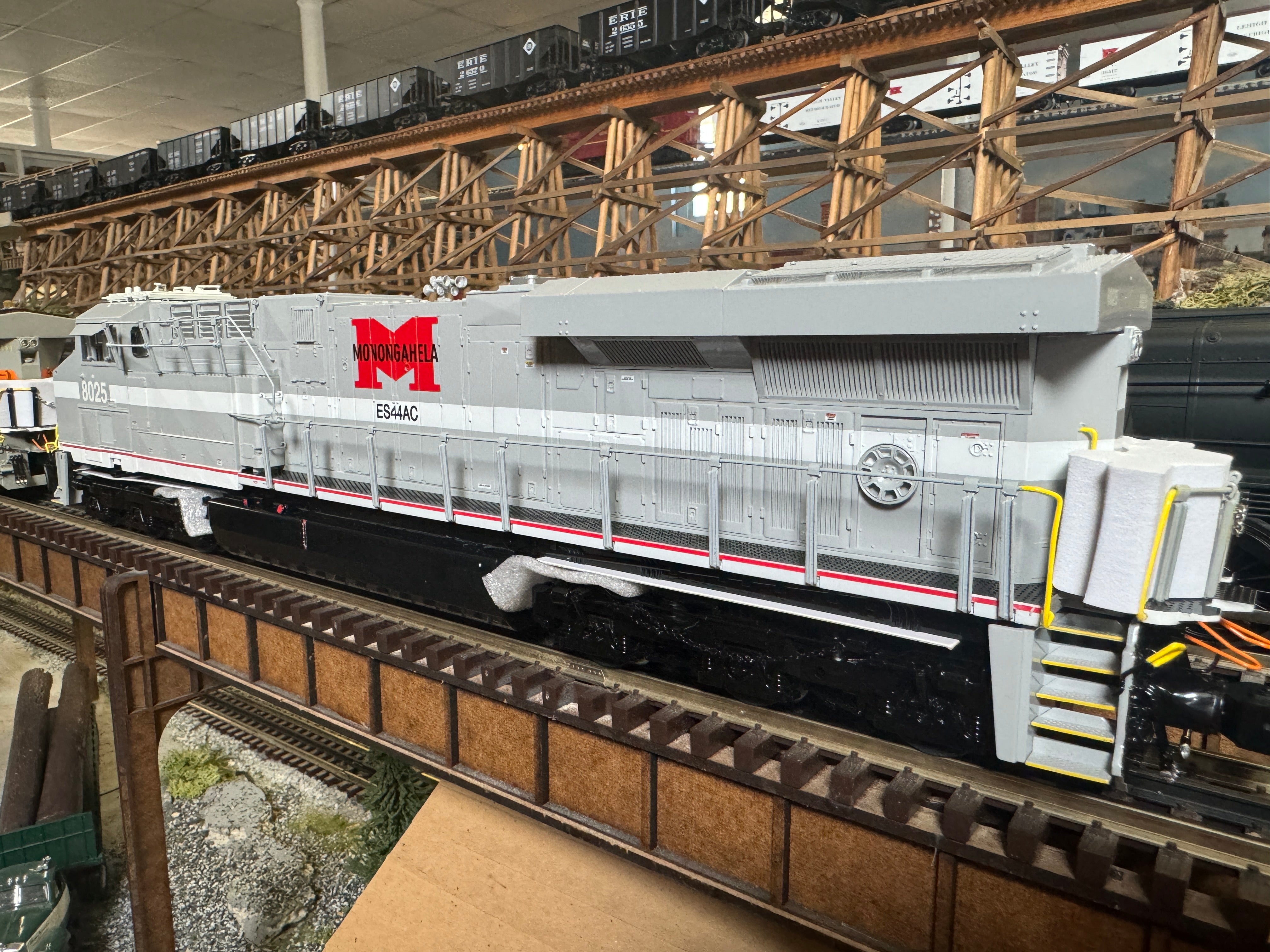 Lionel 2433499 - Heritage ES44 Diesel Locomotive "Monongahela" #8025 (Non-Pwd)