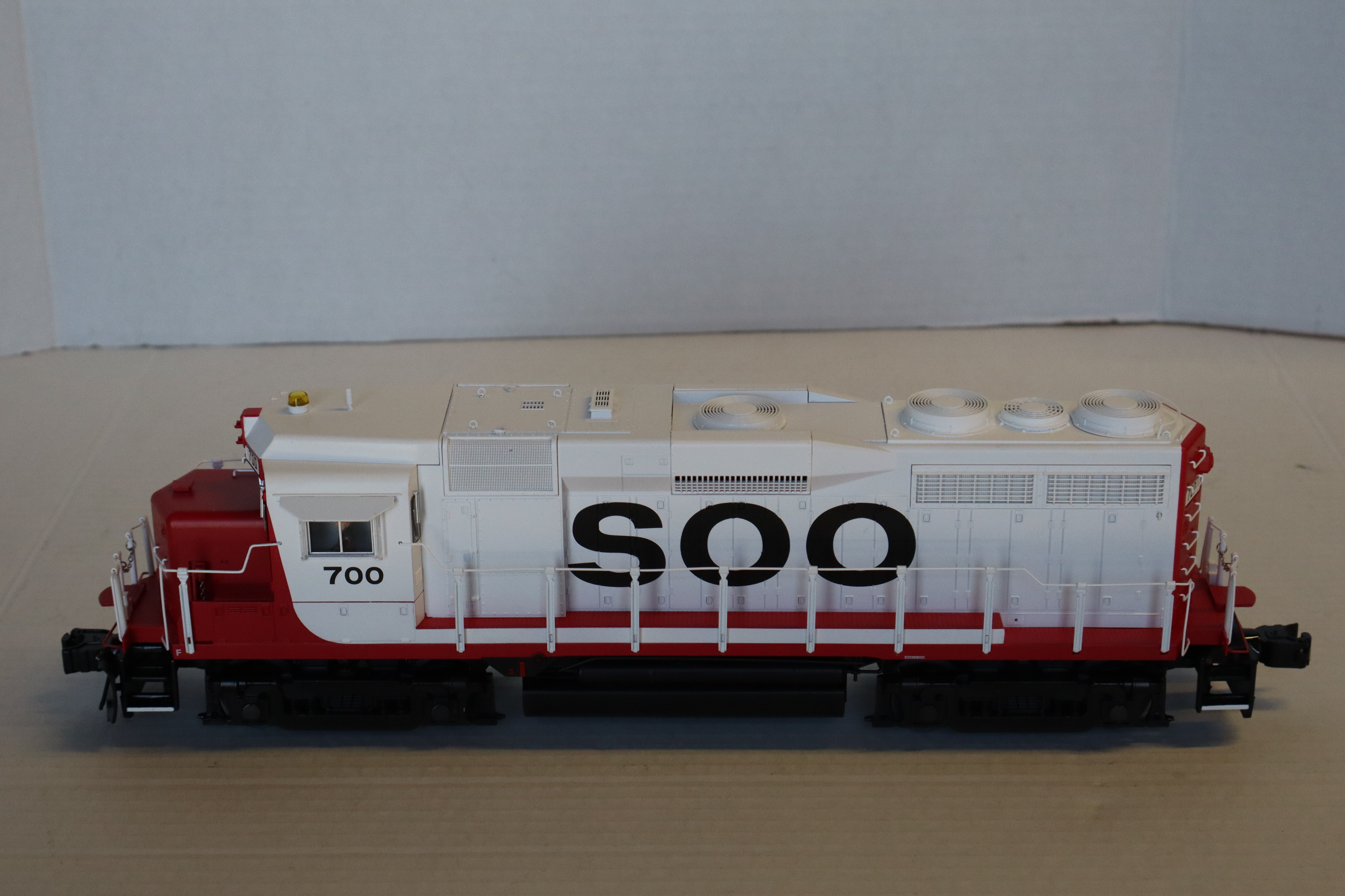 Lionel 2133491 Soo LEGACY GP30 #700-Second hand-M7833