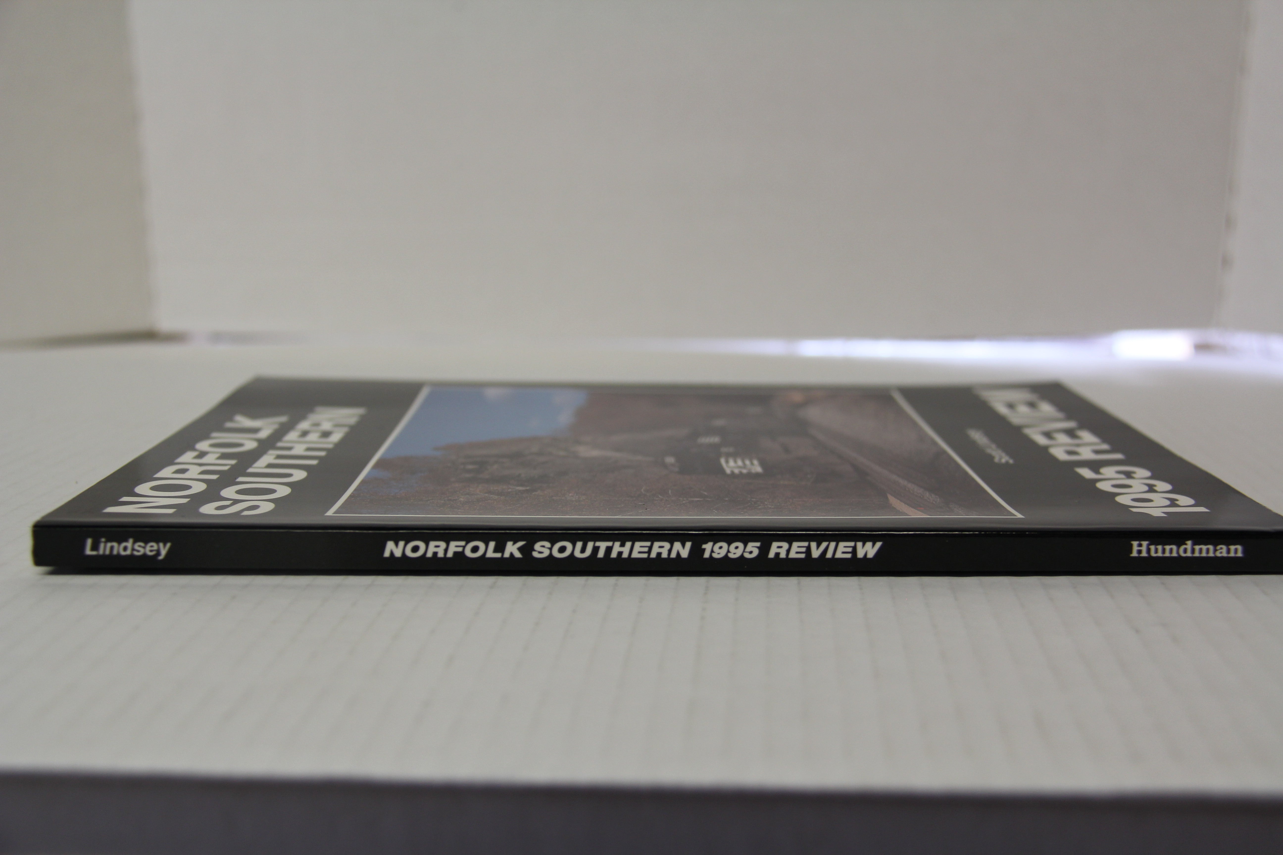 "Norfolk Southern 1995 Review" Paperback Book-Second hand-M5877