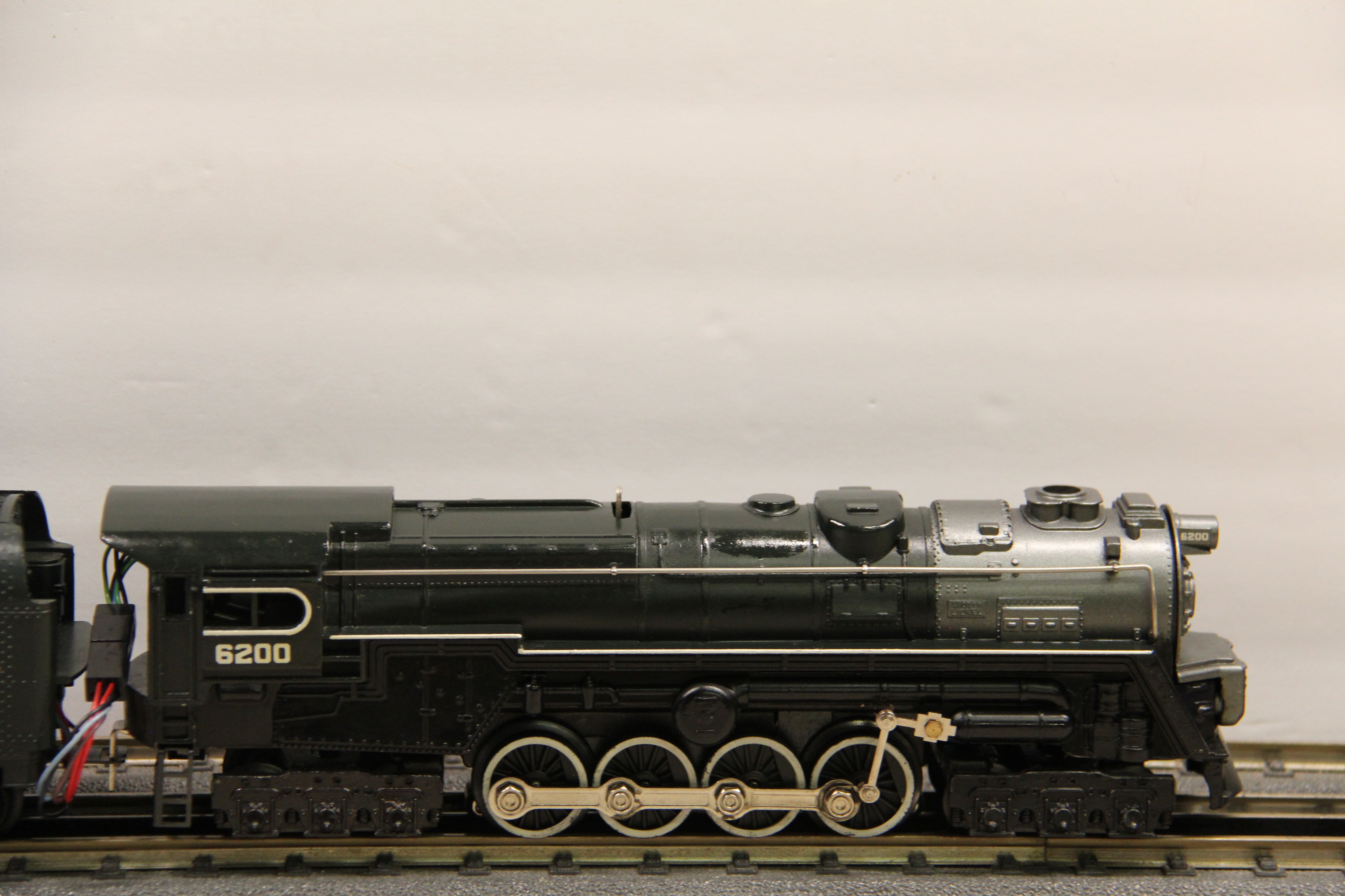 Lionel 6-8404 Pennsylvania S-2  6-8-6 Steam Turbine & Tender-Second hand-M7543