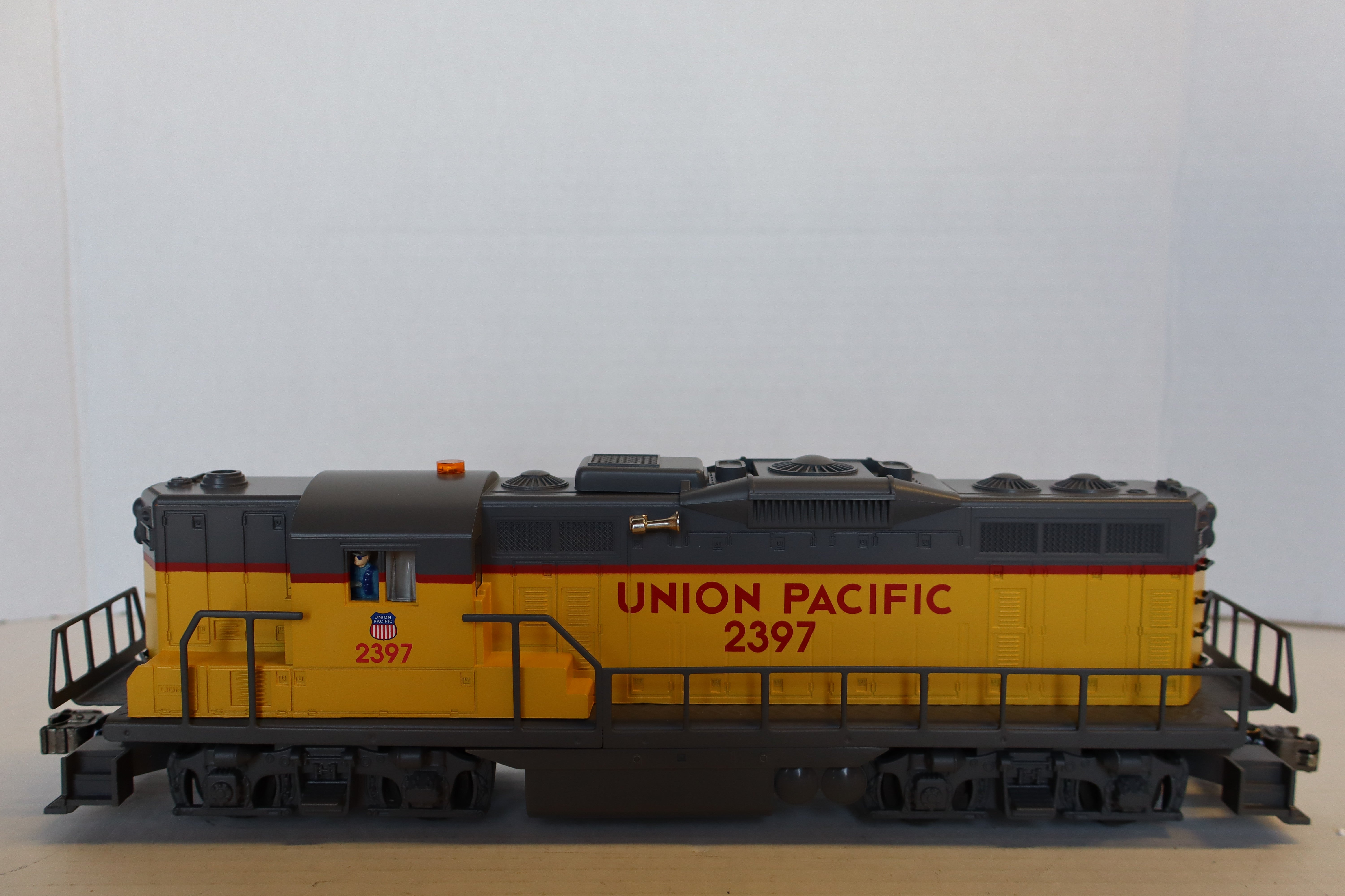 Lionel 6-18857 Union Pacific 2397 GP-9-Second hand-M7996
