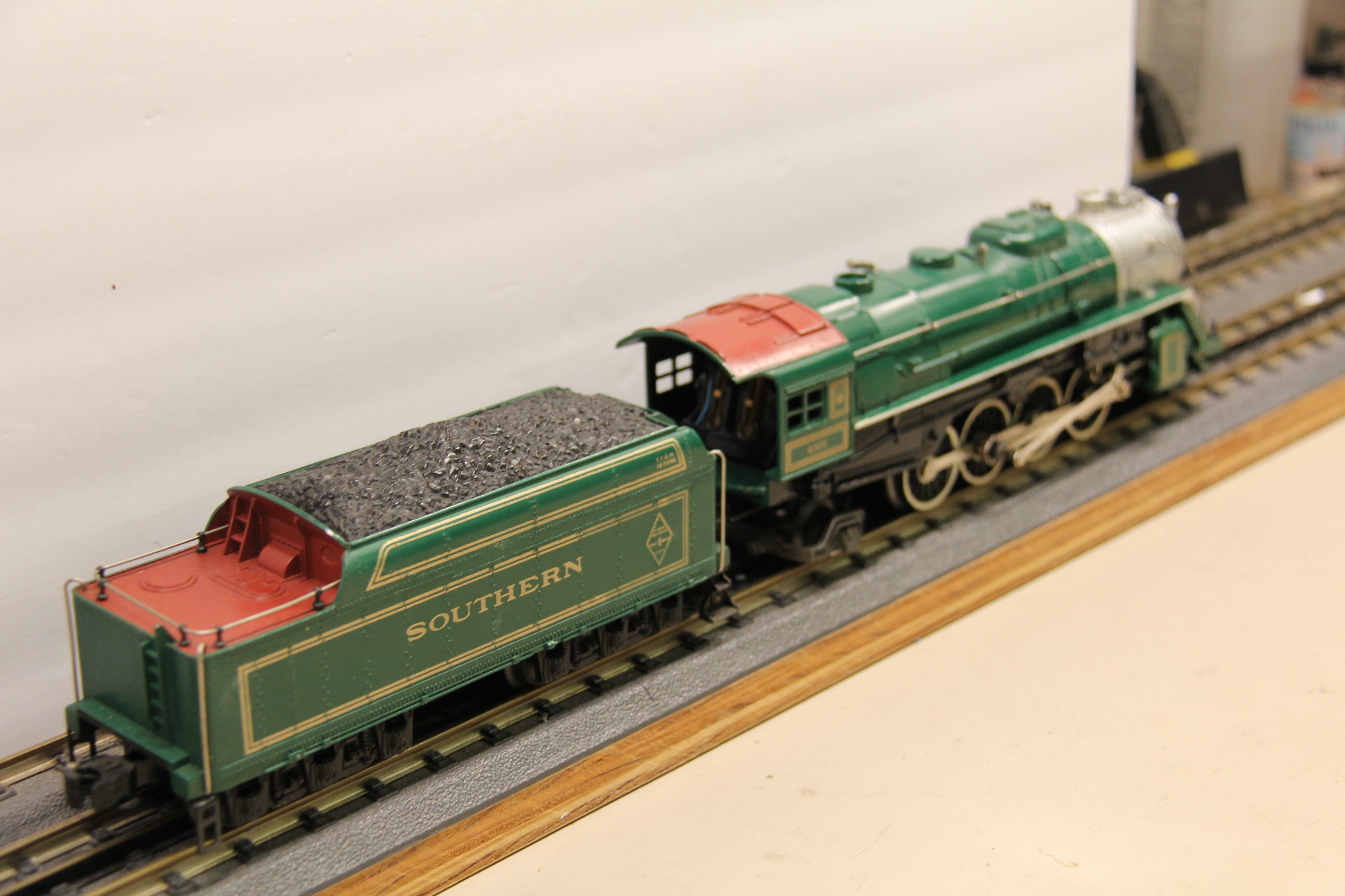 Lionel 6-8309 Famous American Railroad 2-8-2 Southern Mikado Steam Engine & Tender-Second hand-M7537