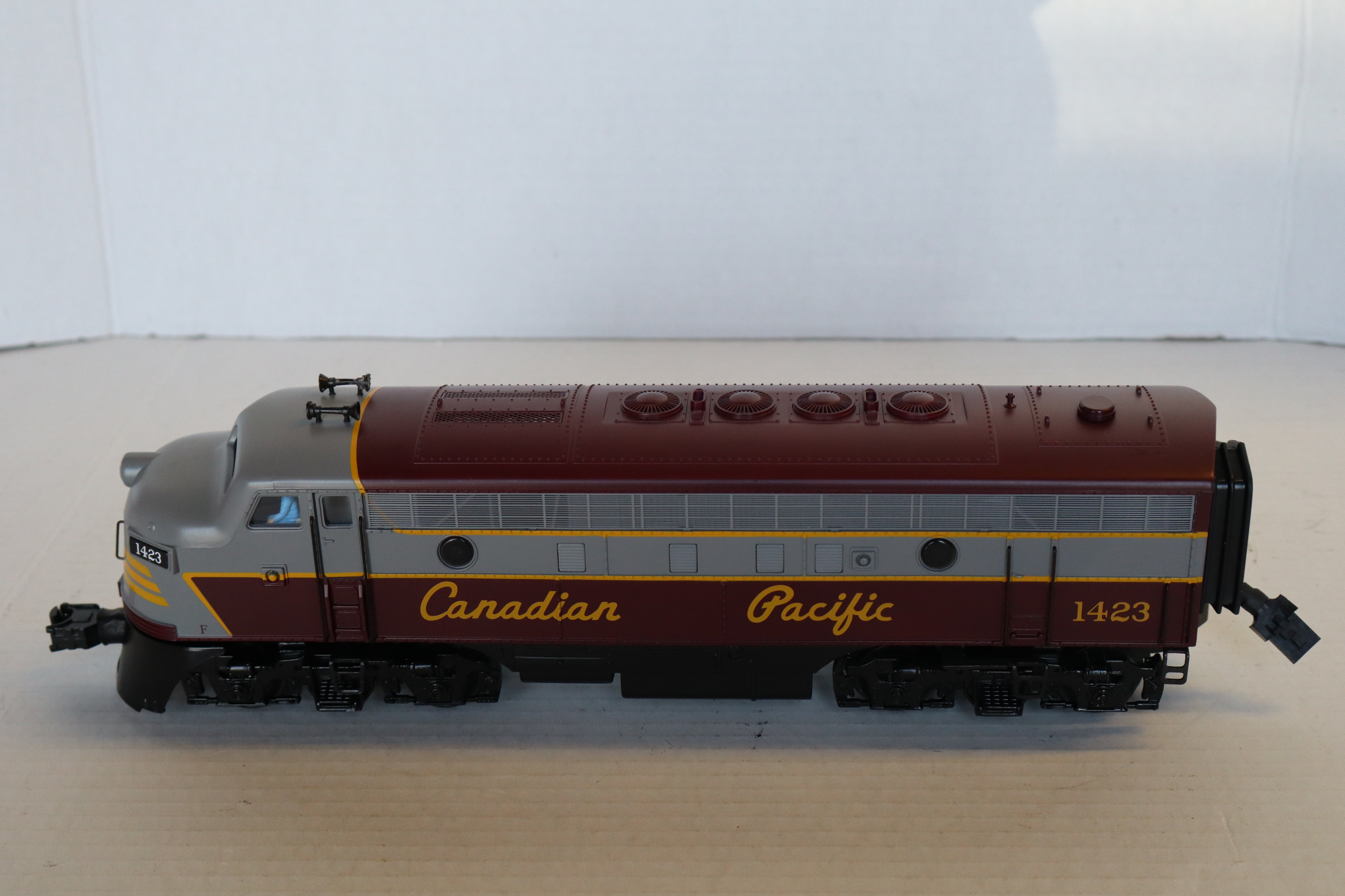 K- Line K-25181 Canadian Pacific F-7 AA Diesels & K Line K2518-1907 Canadian Pacific F-7 B Diesel Dummy (Non Pwd)-Second hand-M7949