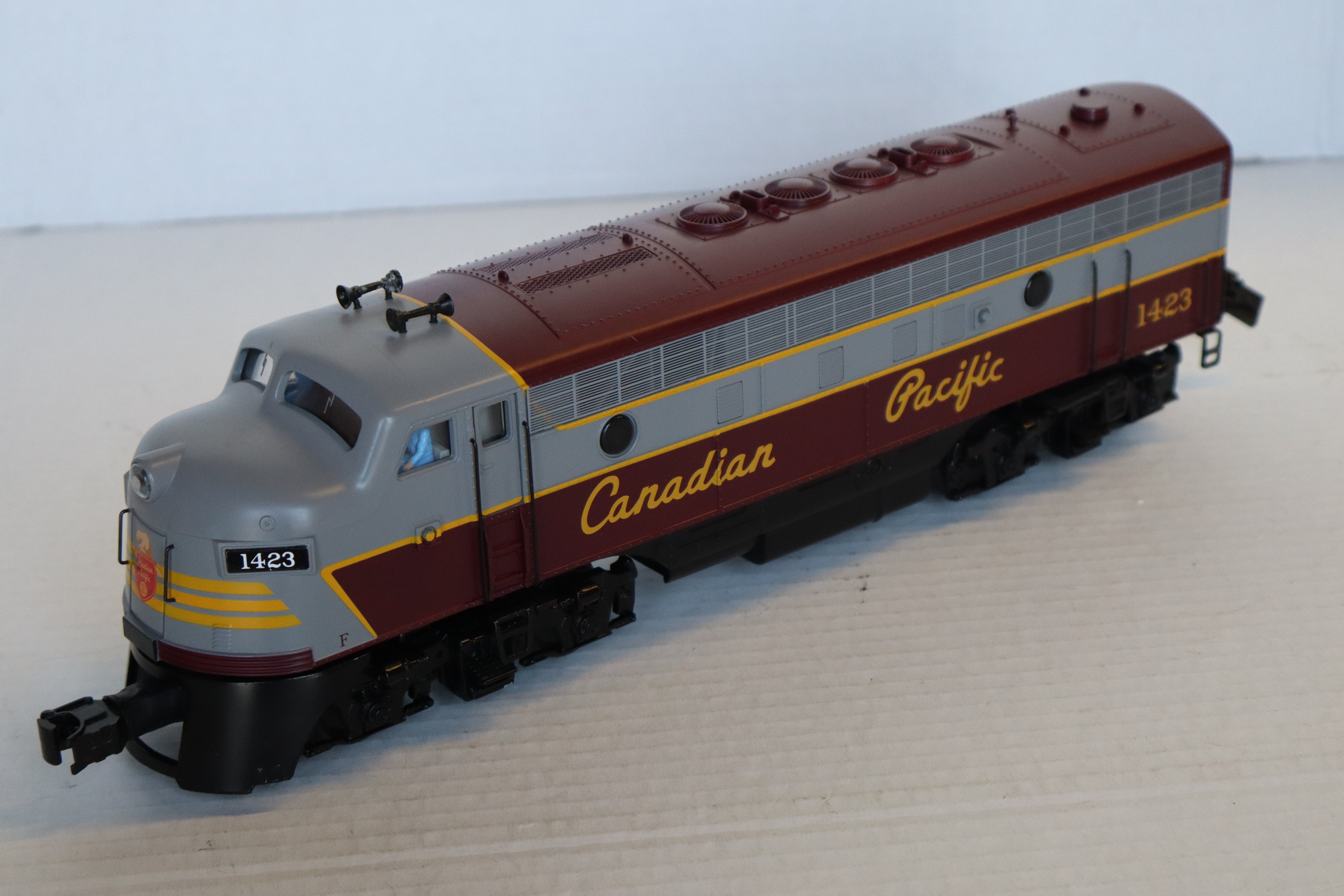 K- Line K-25181 Canadian Pacific F-7 AA Diesels & K Line K2518-1907 Canadian Pacific F-7 B Diesel Dummy (Non Pwd)-Second hand-M7949