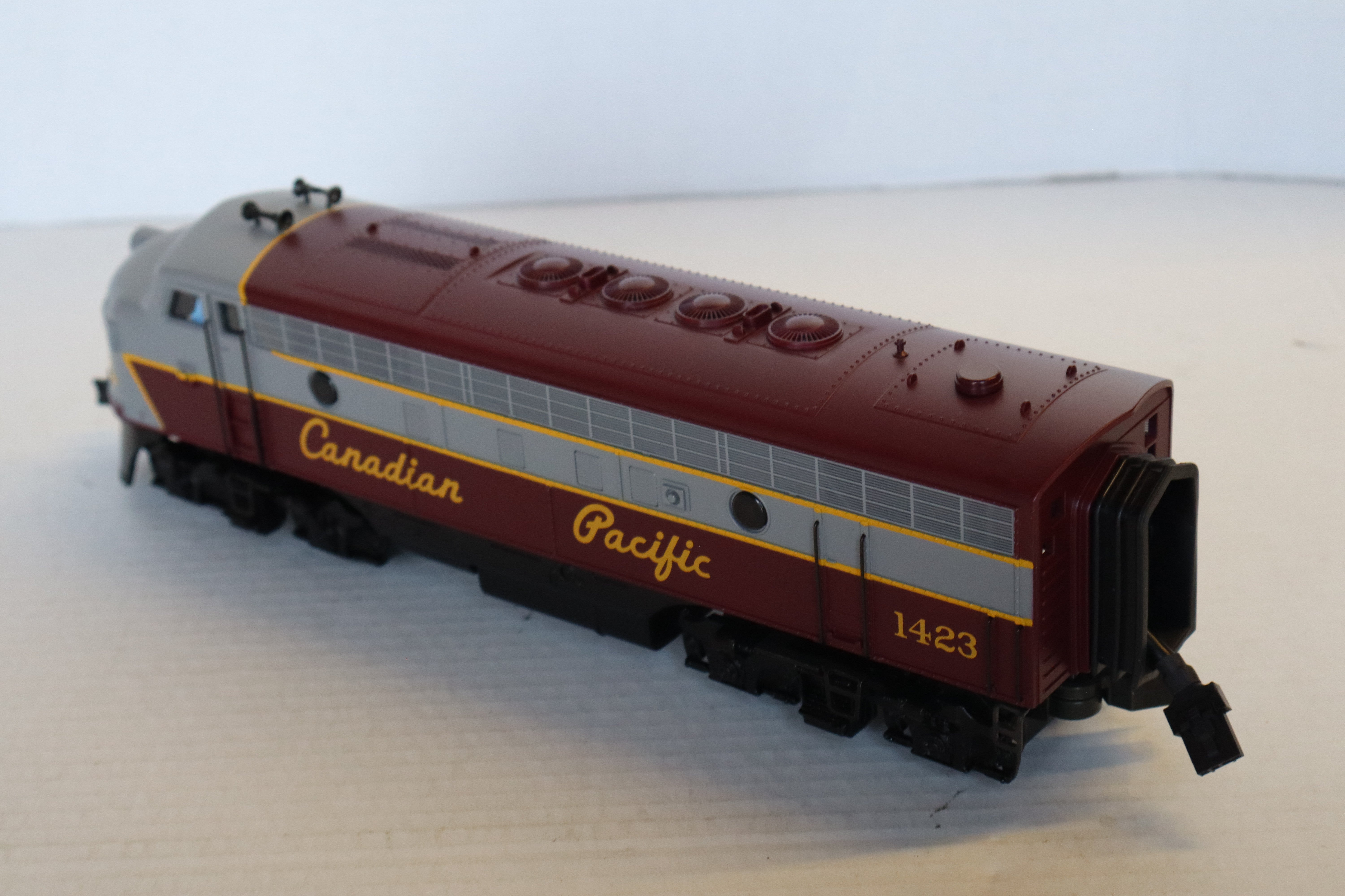 K- Line K-25181 Canadian Pacific F-7 AA Diesels & K Line K2518-1907 Canadian Pacific F-7 B Diesel Dummy (Non Pwd)-Second hand-M7949