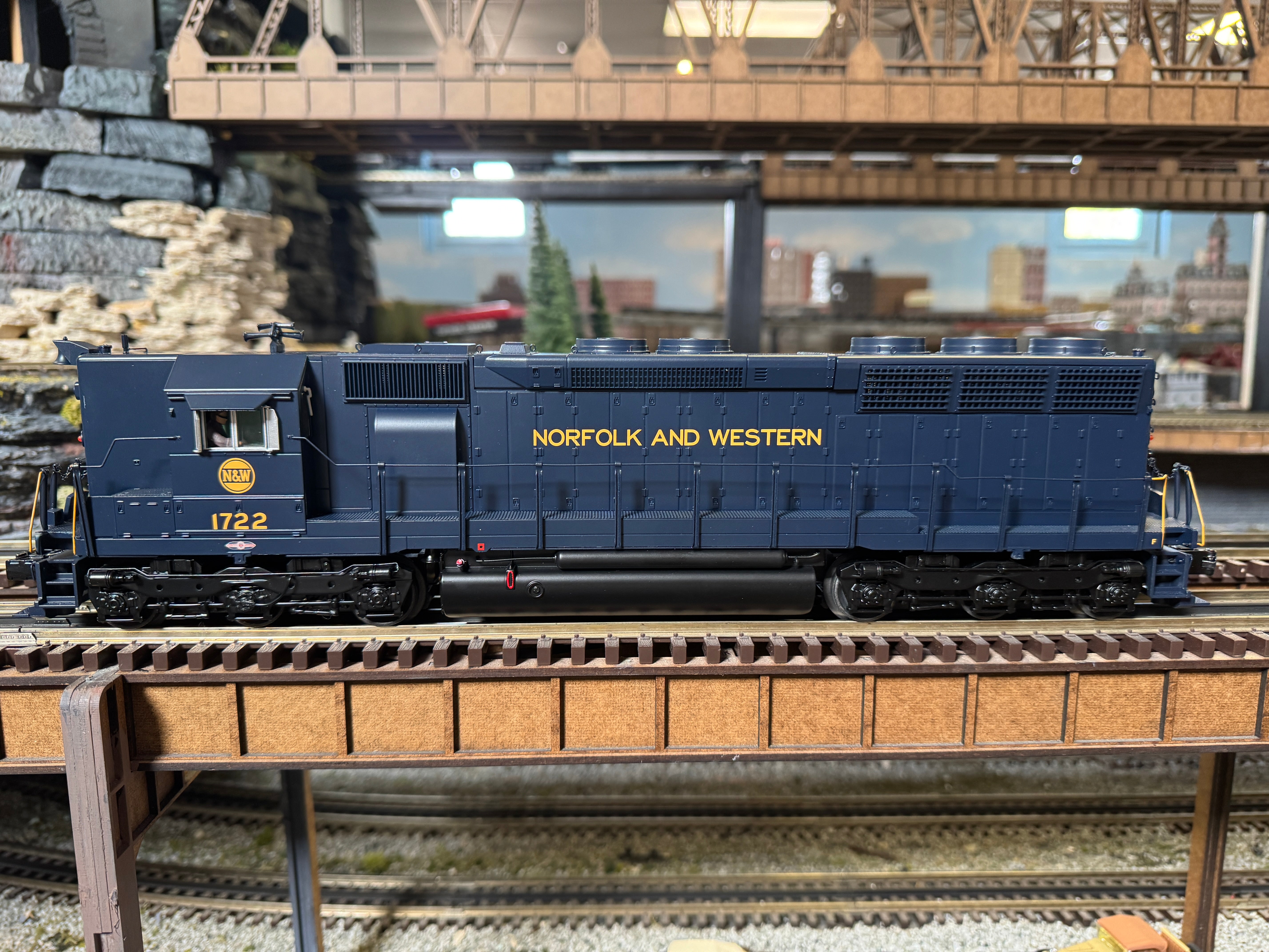 Atlas O 30138258 - Premier - SD45 Diesel Locomotive "Norfolk & Western" #1722 w/ PS3