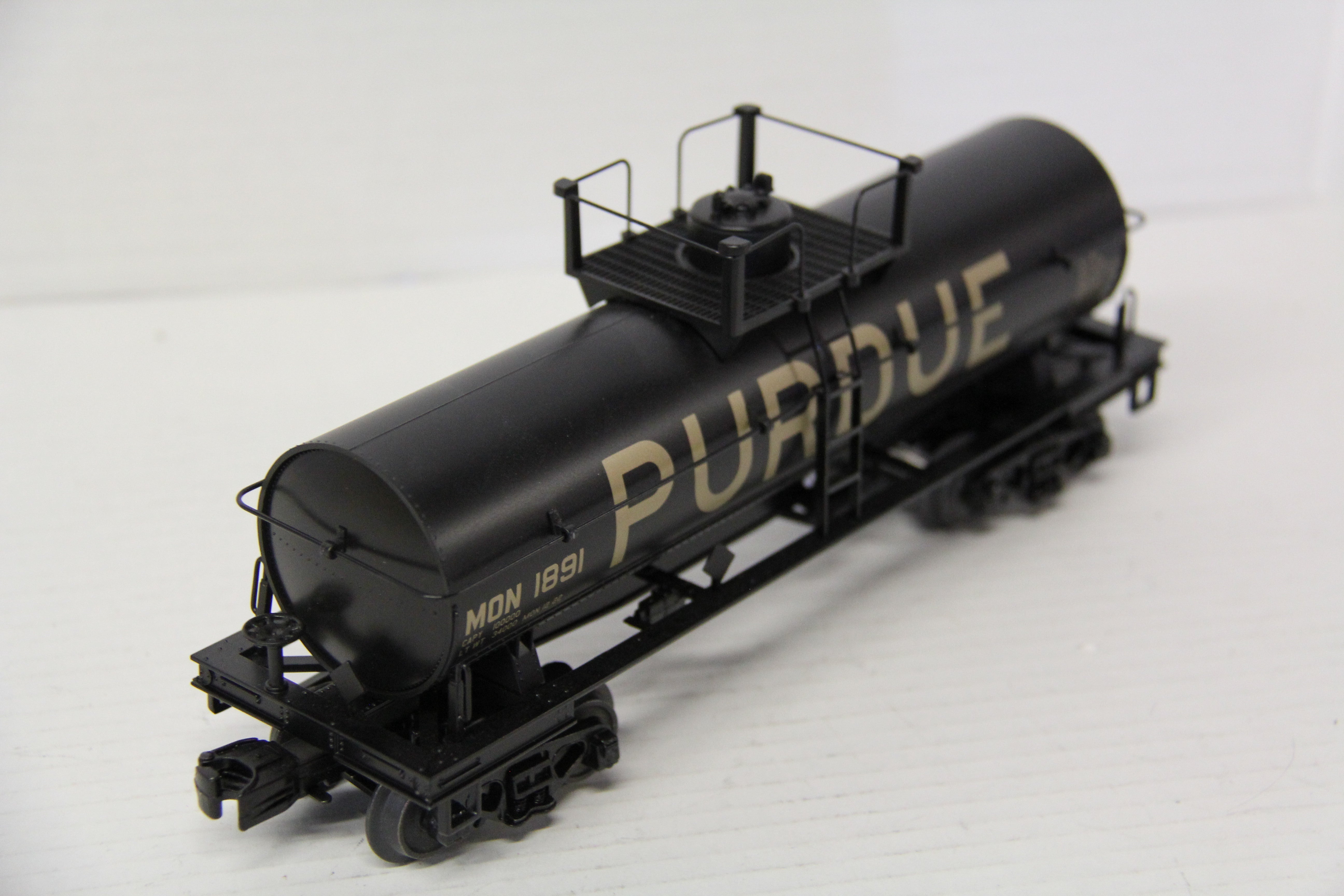 Rail King 30-73617 Purdue Tank Car #1891-Second hand-M7175