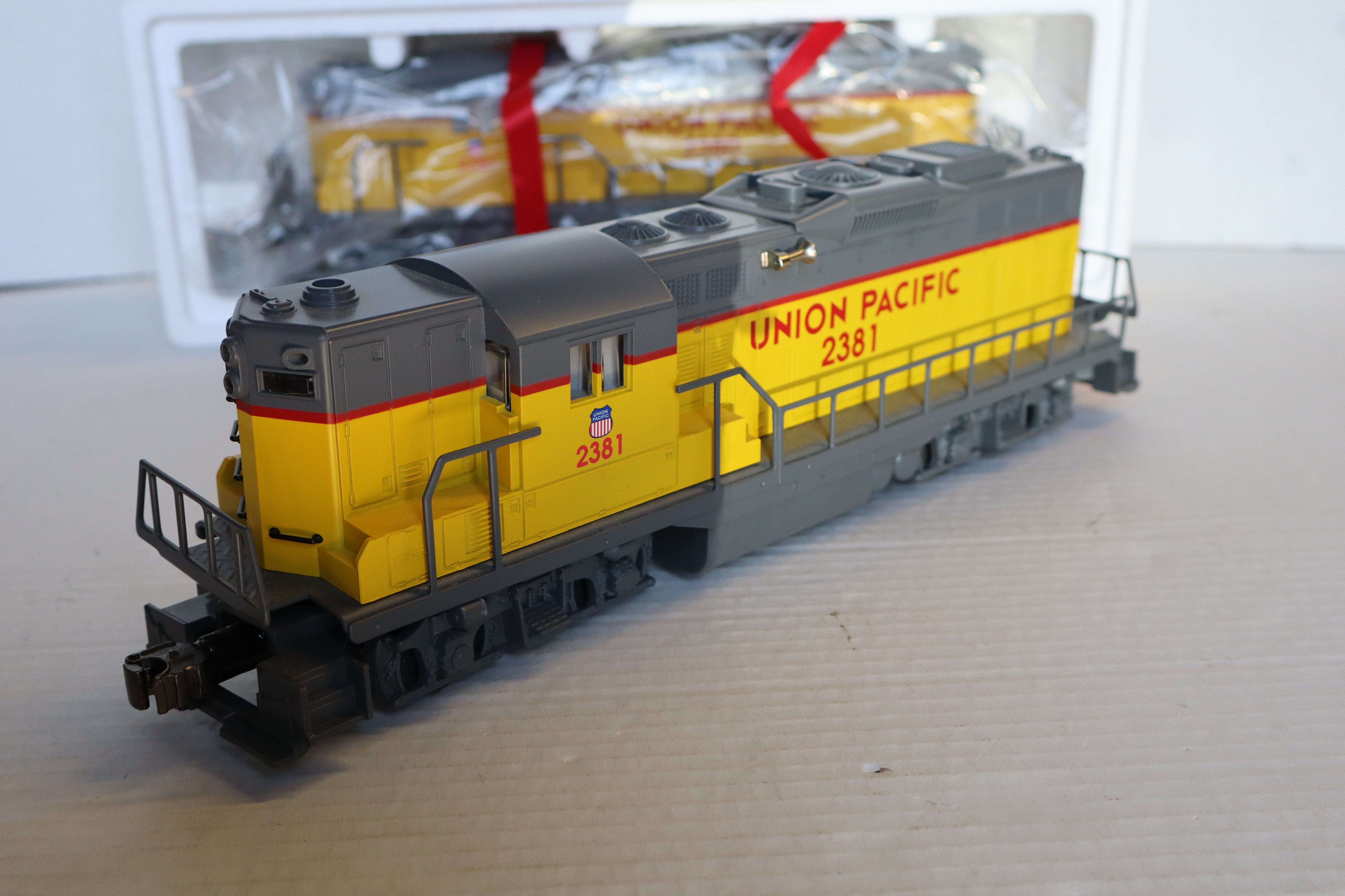 Lionel 6-11956 Union Pacific GP-9 Powered & Non Pwd Lash-up Set-Second hand-M7995