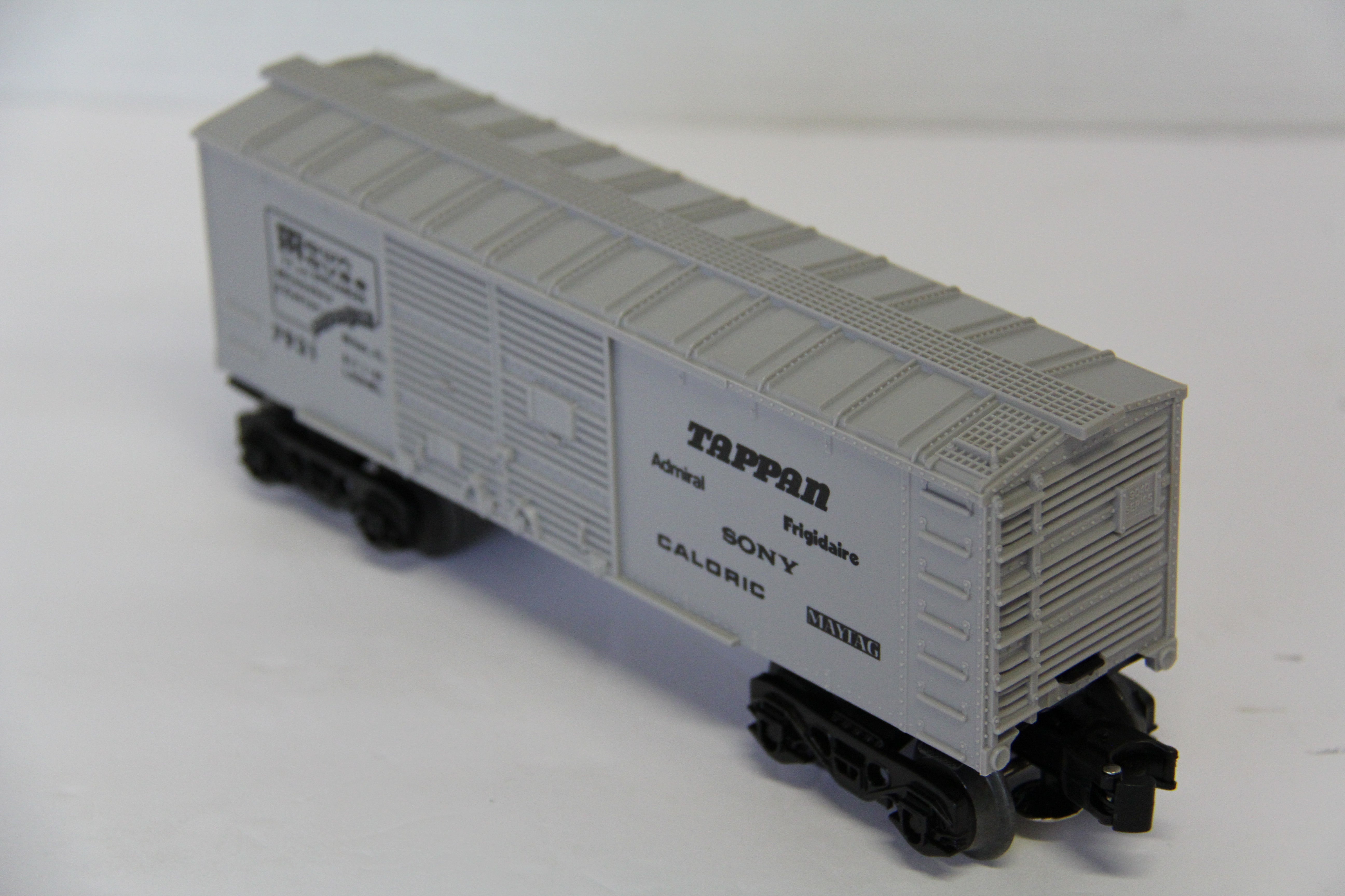 Lionel TownHouse TV & Appliances Milwaukee & Oakton Electric Train Set-Second hand-M7566