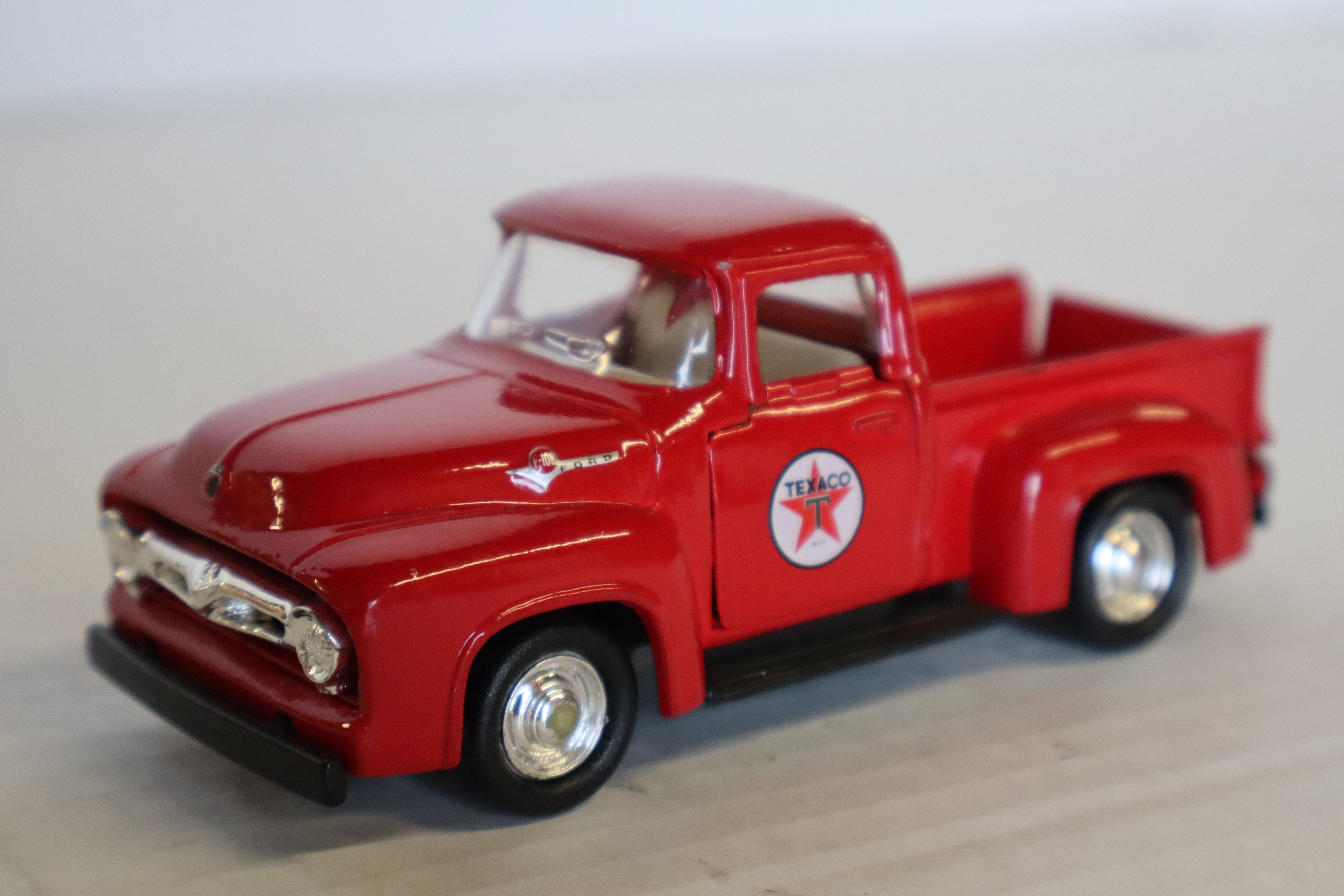 Road Champs 1956 Ford F-100 Pickup (Red)-Texaco-Second hand-M8253