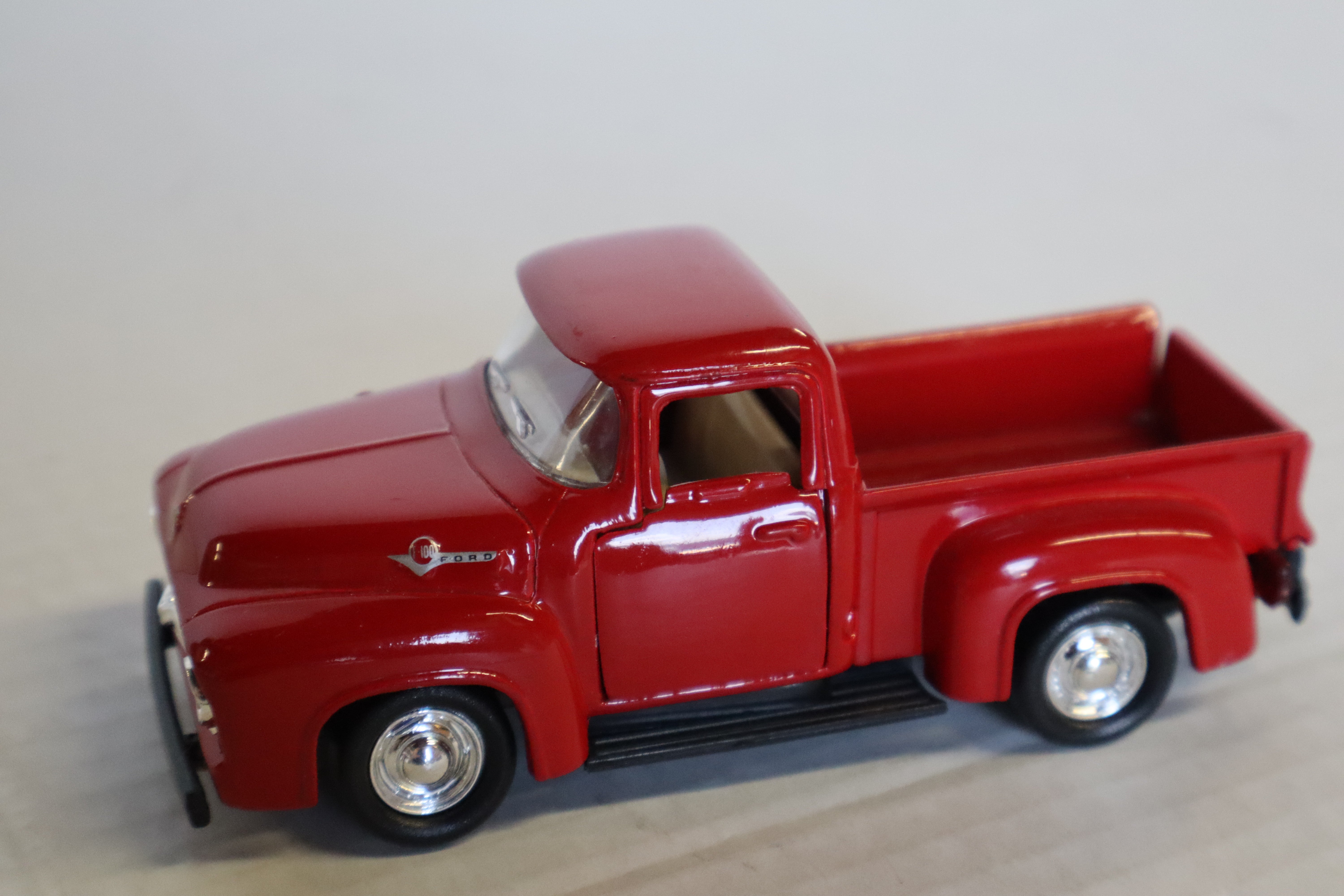 Road Champs 1956 Ford F-100 Pickup (Red)-Second hand-M8254