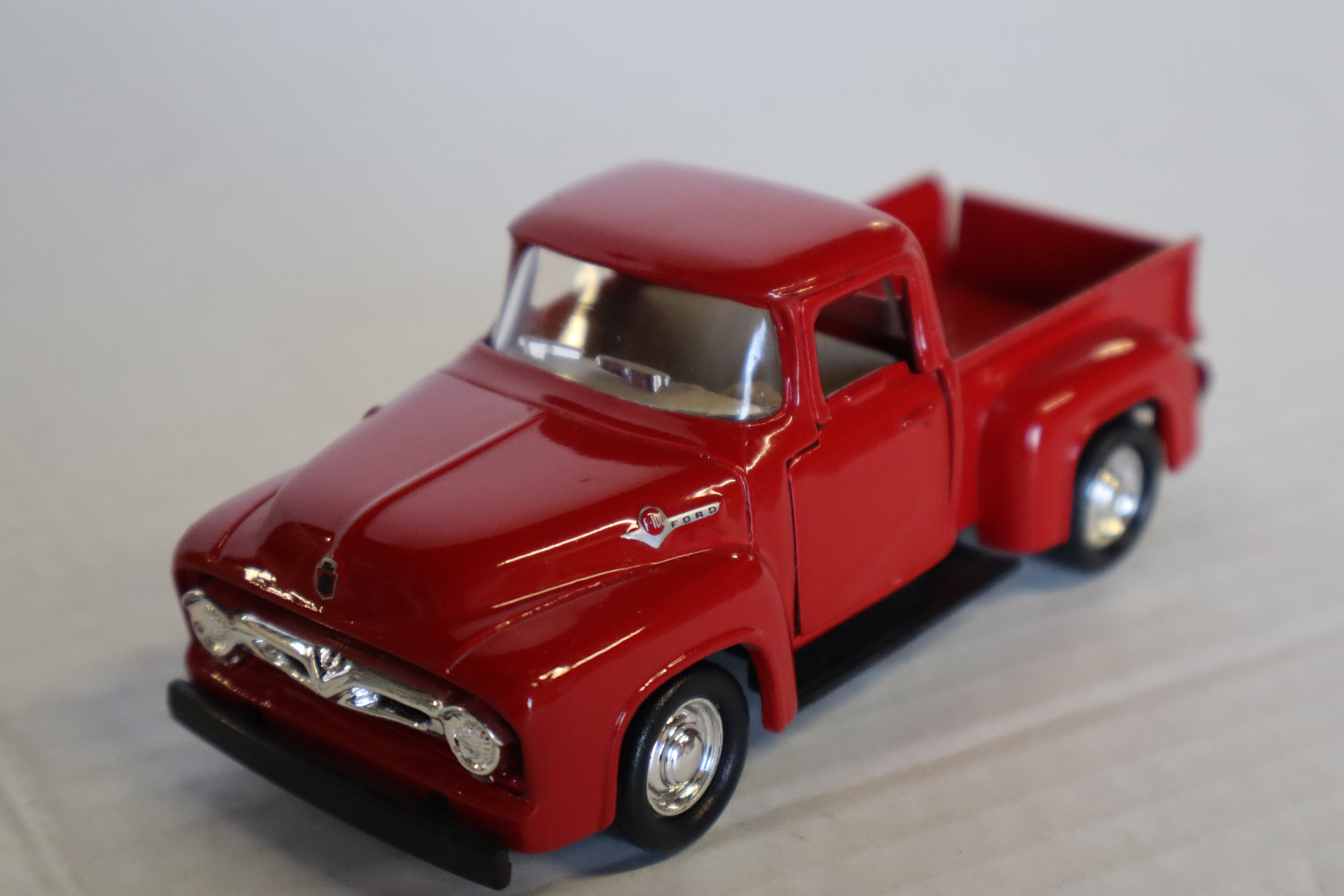 Road Champs 1956 Ford F-100 Pickup (Red)-Second hand-M8254