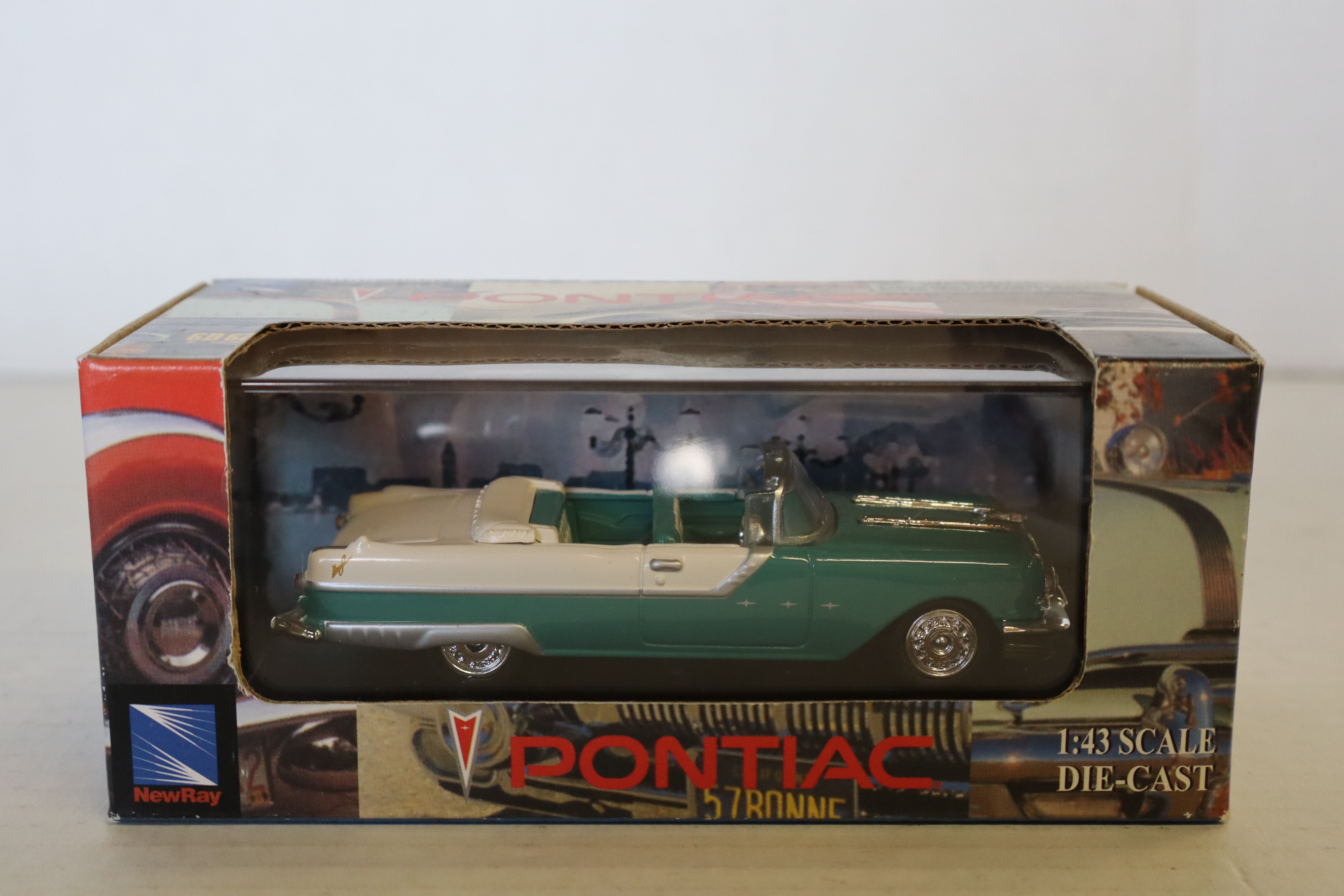 New-Ray 1955 Pontiac Convertible Starchief (Turquoise/White)-Second hand-M8256
