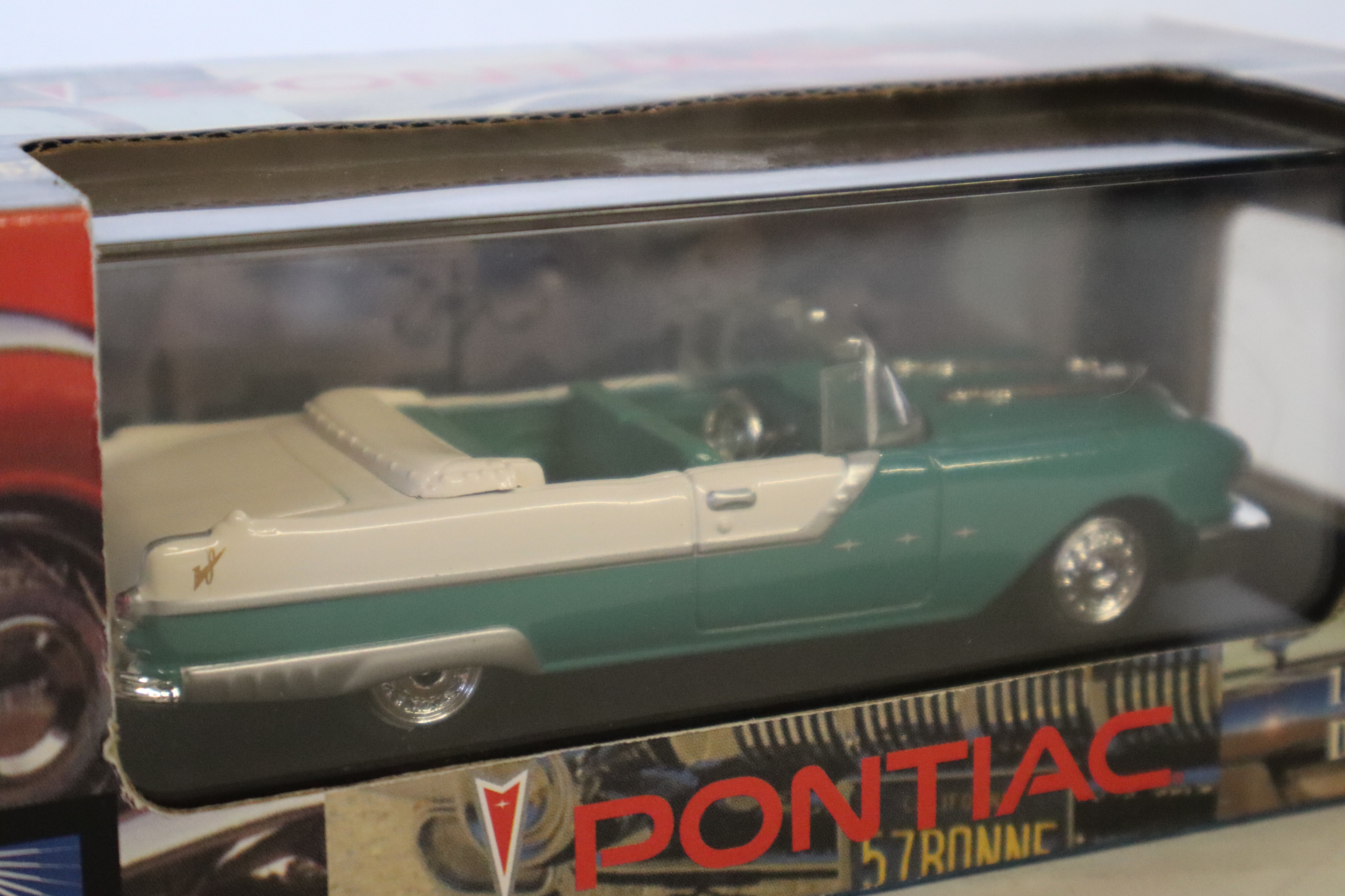 New-Ray 1955 Pontiac Convertible Starchief (Turquoise/White)-Second hand-M8256