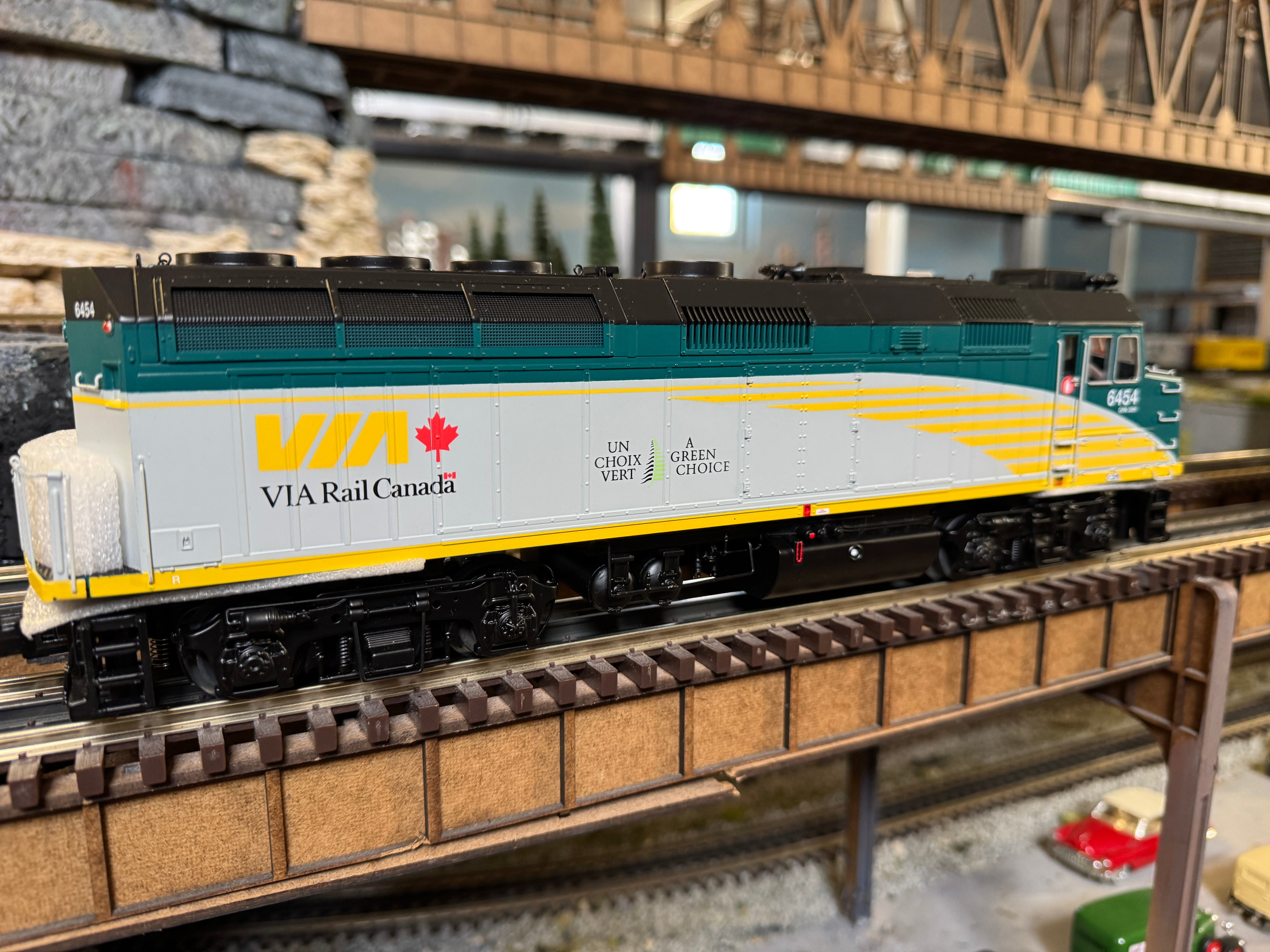 Atlas O 30138297S - Premier - F40PH Diesel Locomotive "VIA Rail Canada" #6454 w/ PS3 - Custom Run for MrMuffin'sTrains