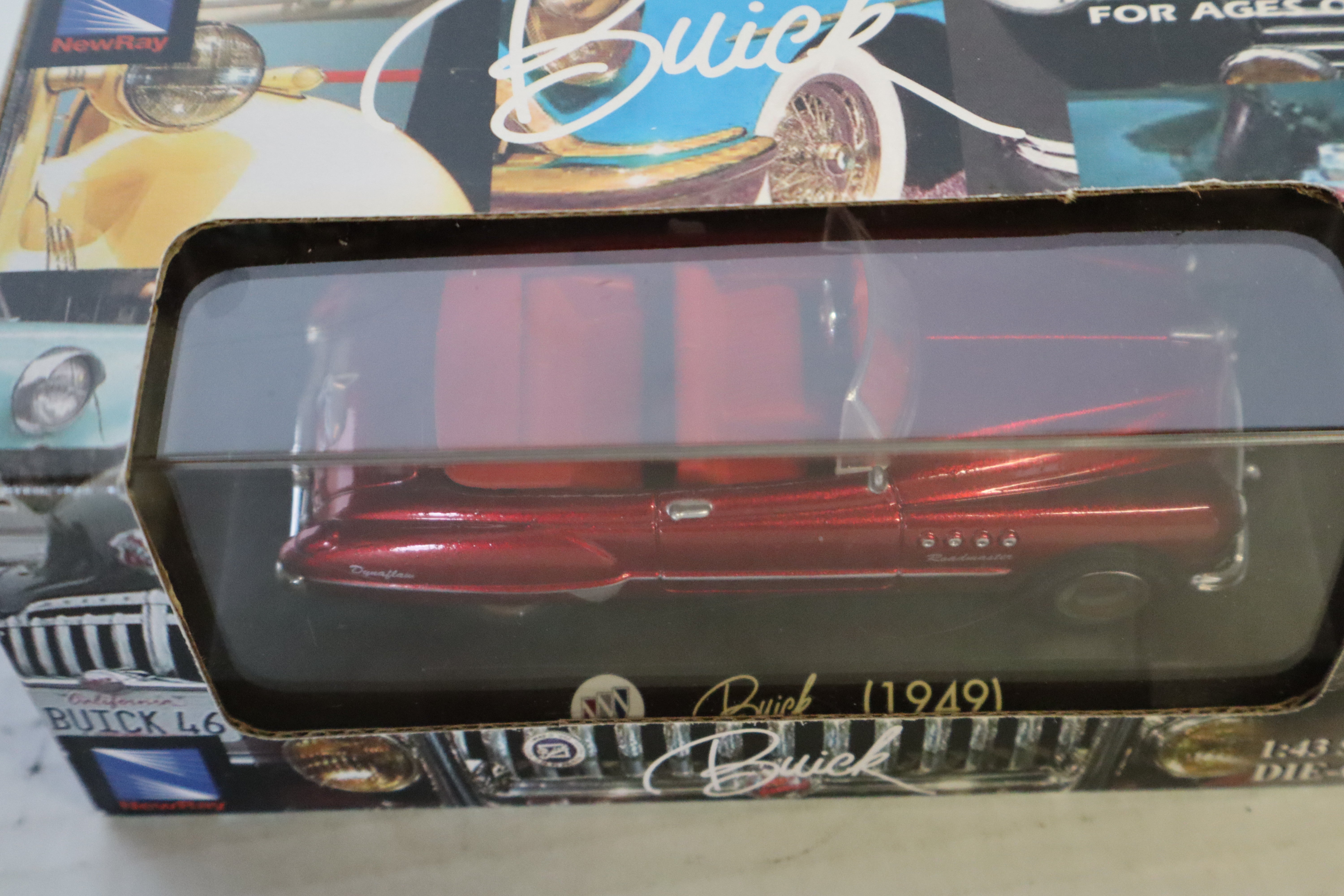 New-Ray 1949 Buick Roadmaster (Red)-Second hand-M8258