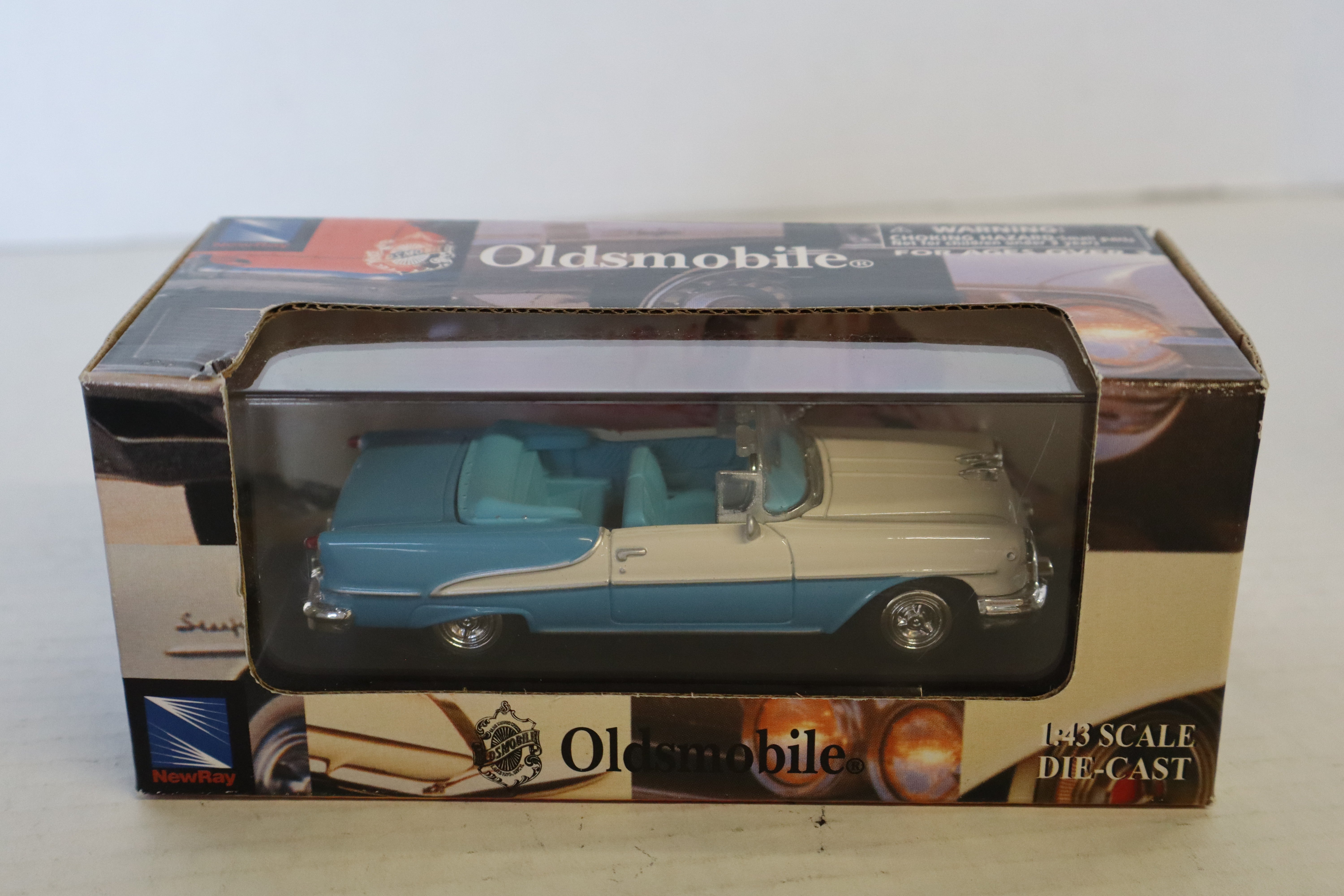 New-Ray 1955 Oldsmobile Convertible (Blue/White) Super 88-Second hand-M8259
