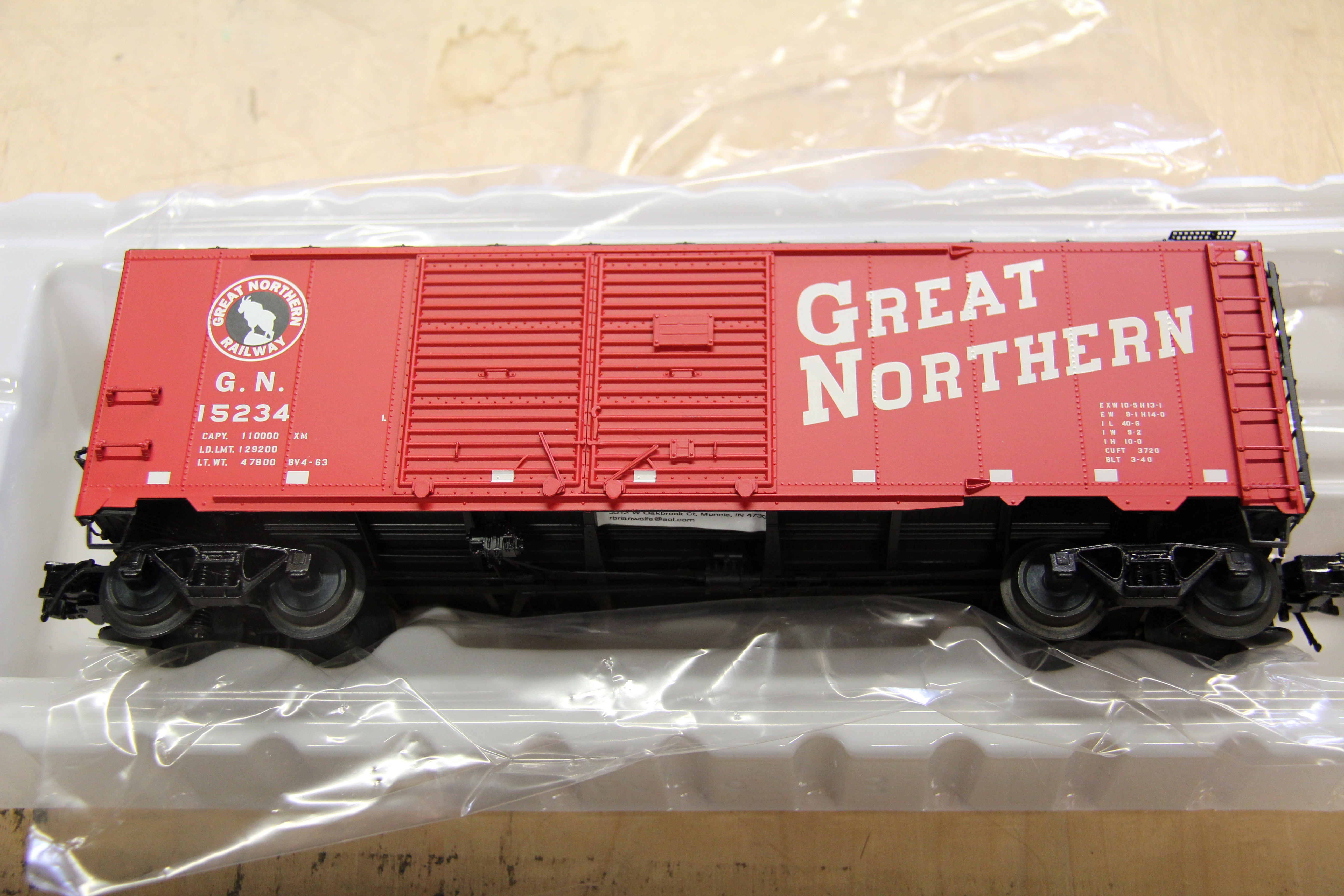 Atlas #3001805-2  Great Northern 1937 AAR Double Door Box Car-Second hand-M5905