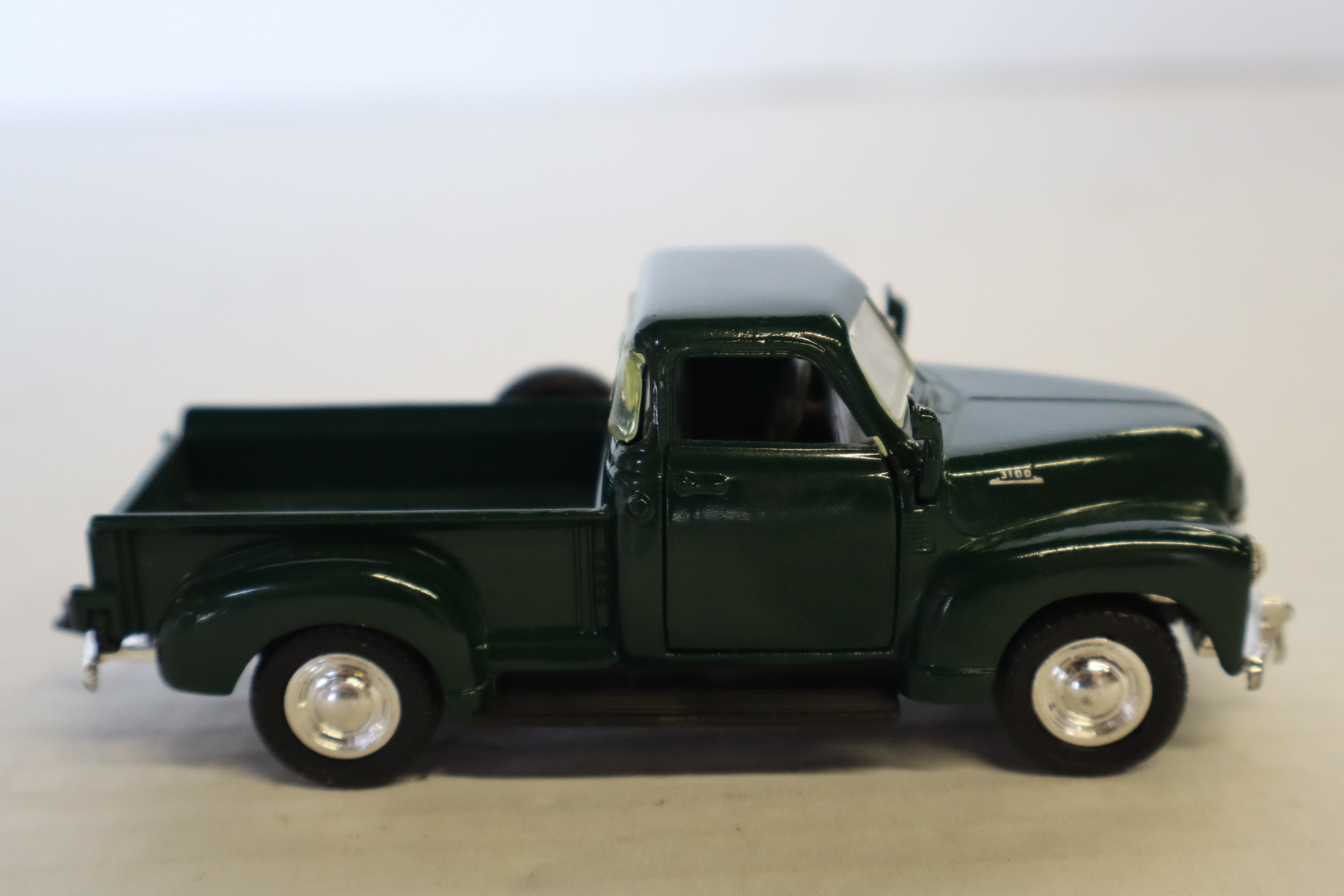 Road Champs Chevrolet C3100 Pickup Truck (Green)-Second hand-M8263