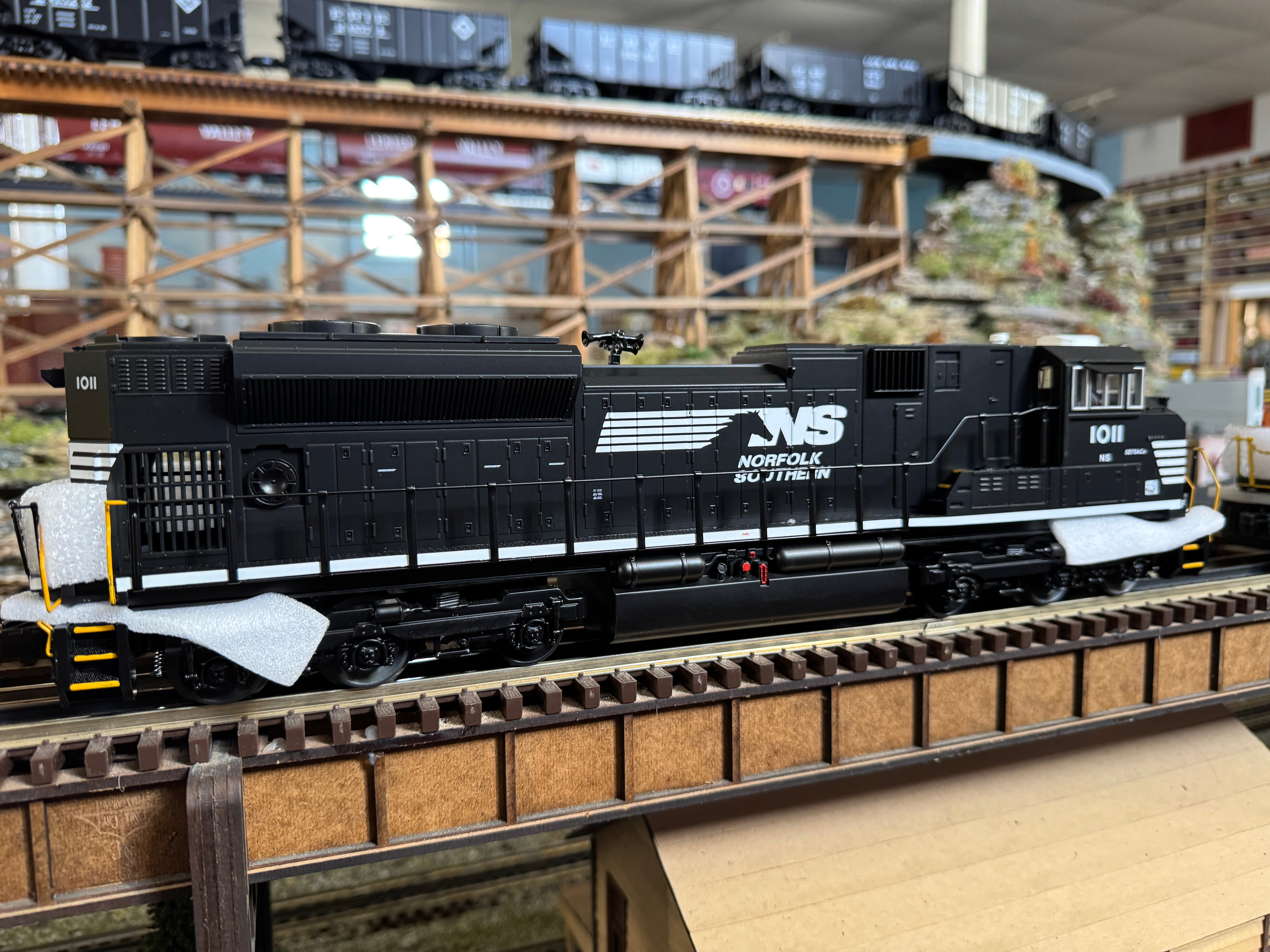 MTH 30-21228-1 - SD70ACe Imperial Diesel Engine "Norfolk Southern" #1011 w/ PS3