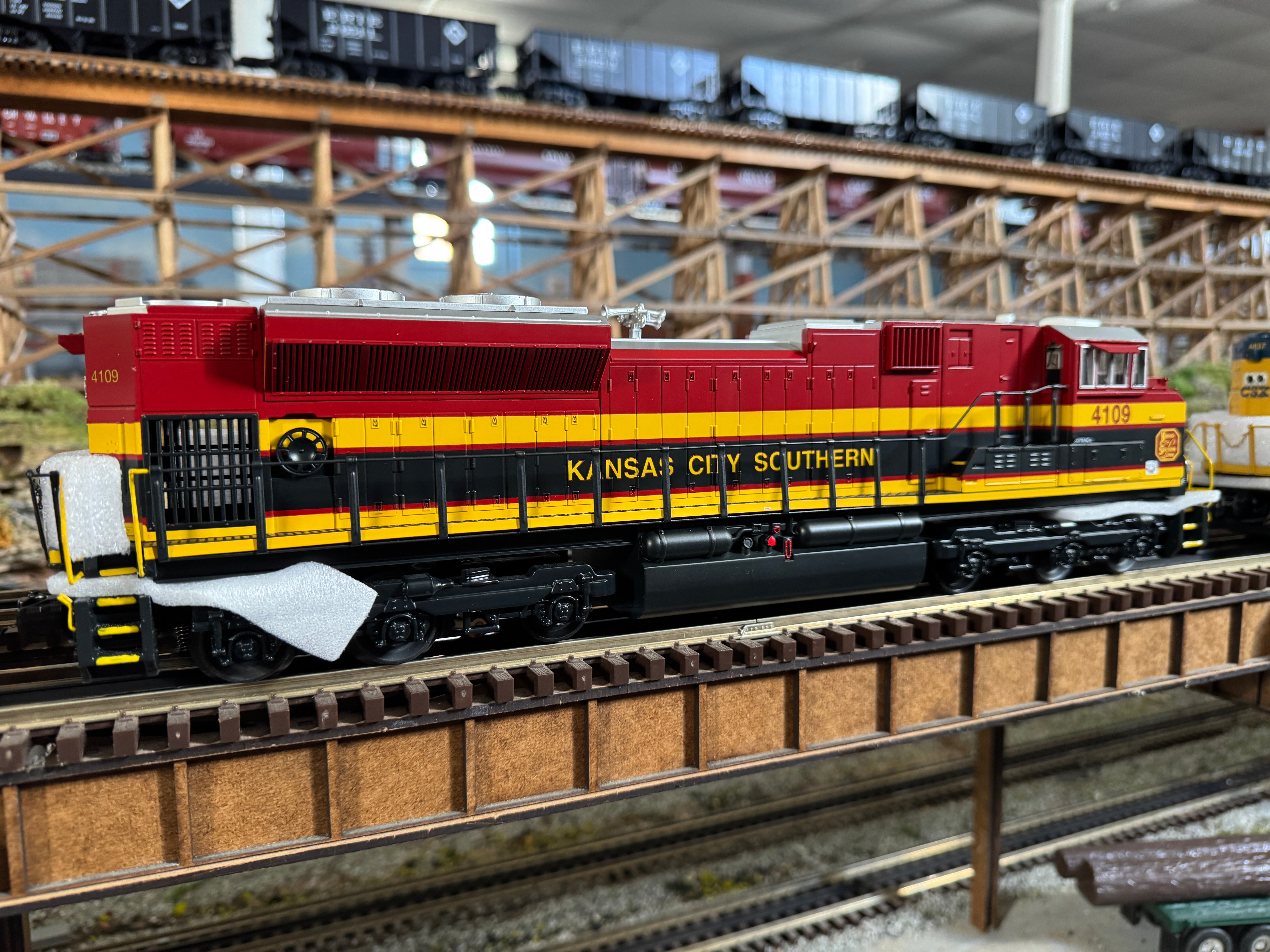 MTH 30-21230-1 - SD70ACe Imperial Diesel Engine "Kansas City Southern" #4109 w/ PS3