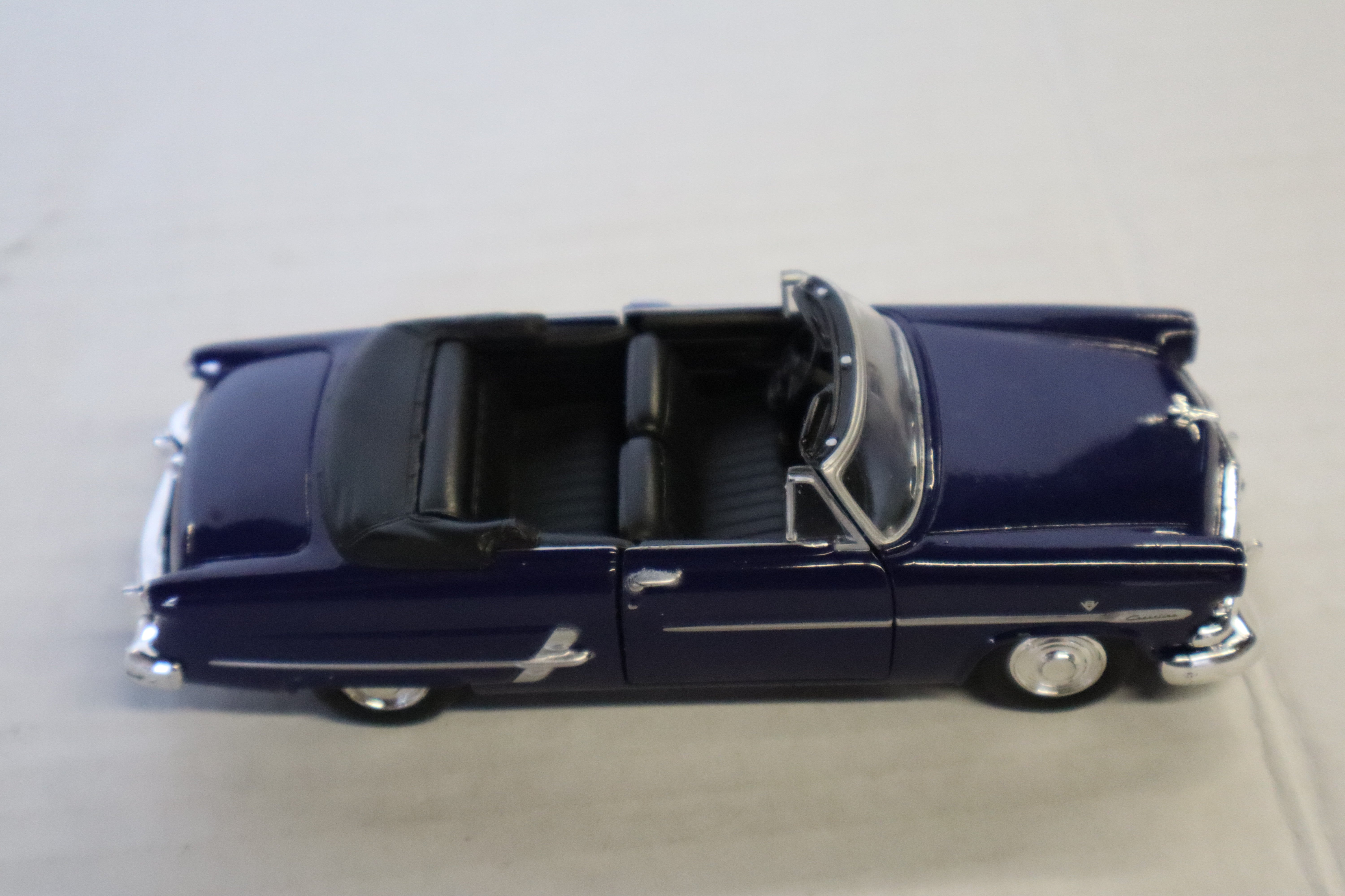 Welly 1953 Ford Crestliner Convertible -Second hand-M8266