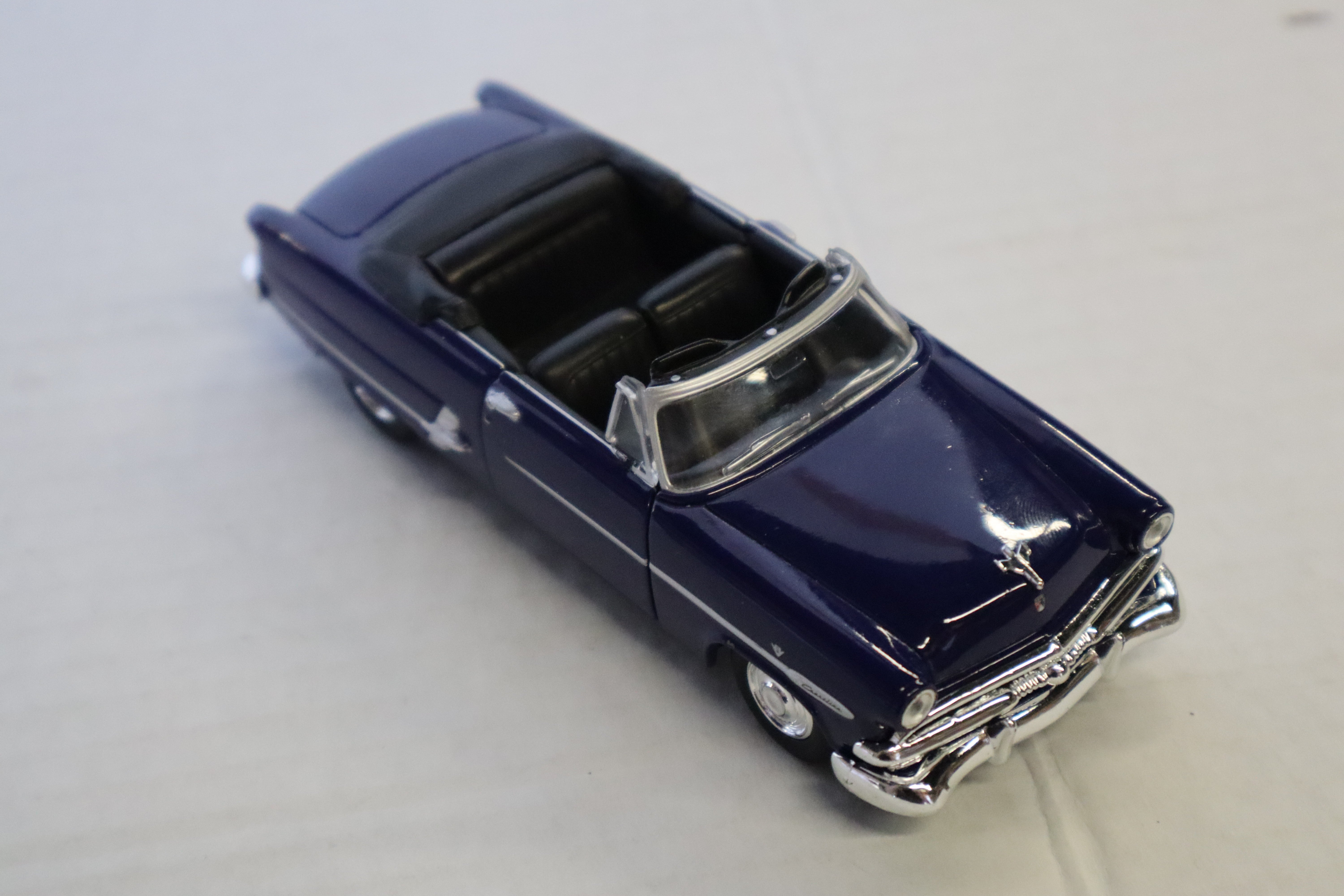 Welly 1953 Ford Crestliner Convertible -Second hand-M8266
